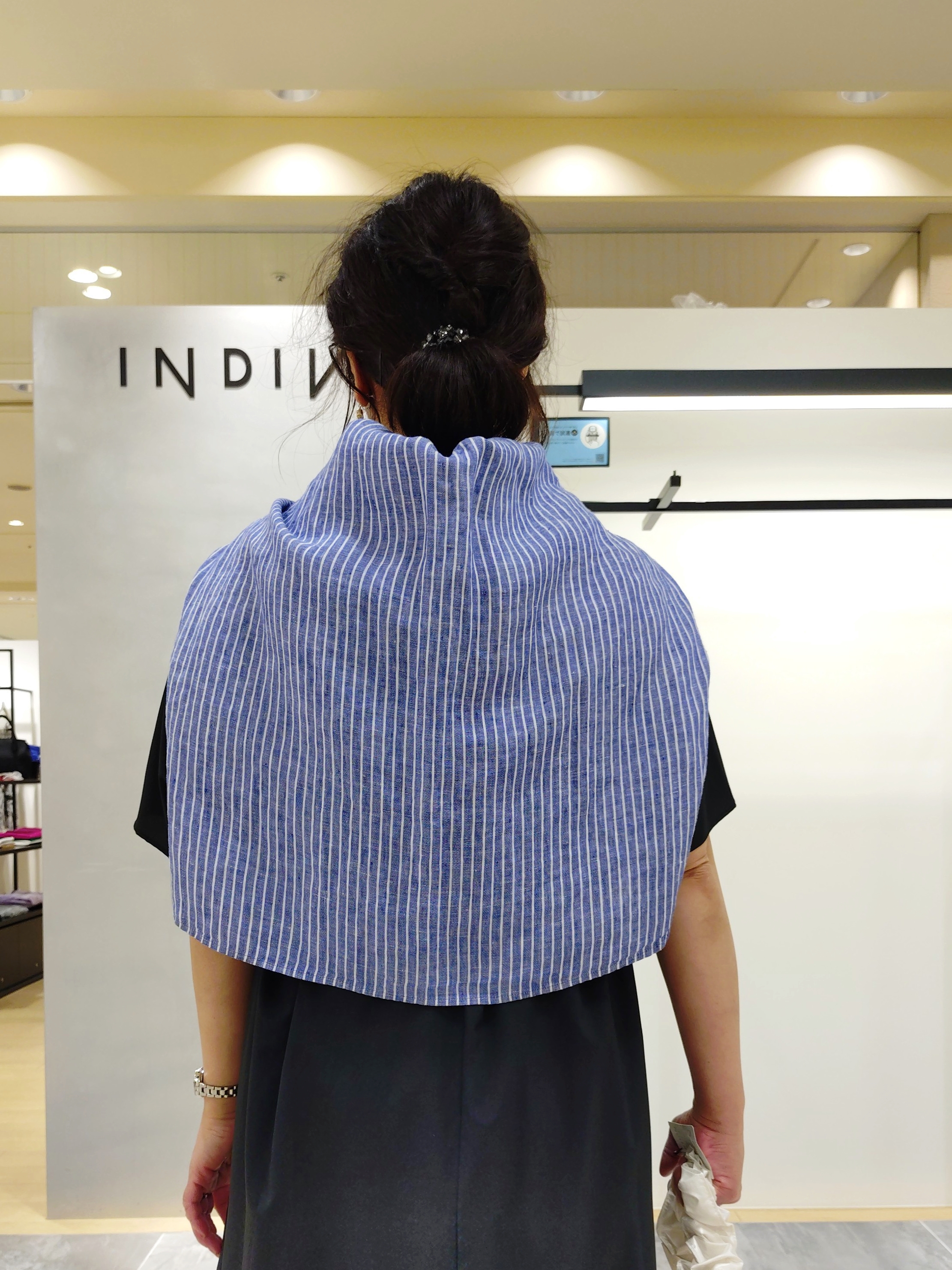 TOMOMIさんの「INDIVI｜【撥水／UVカット】ベルト付きワンピース」を使ったコーディネート