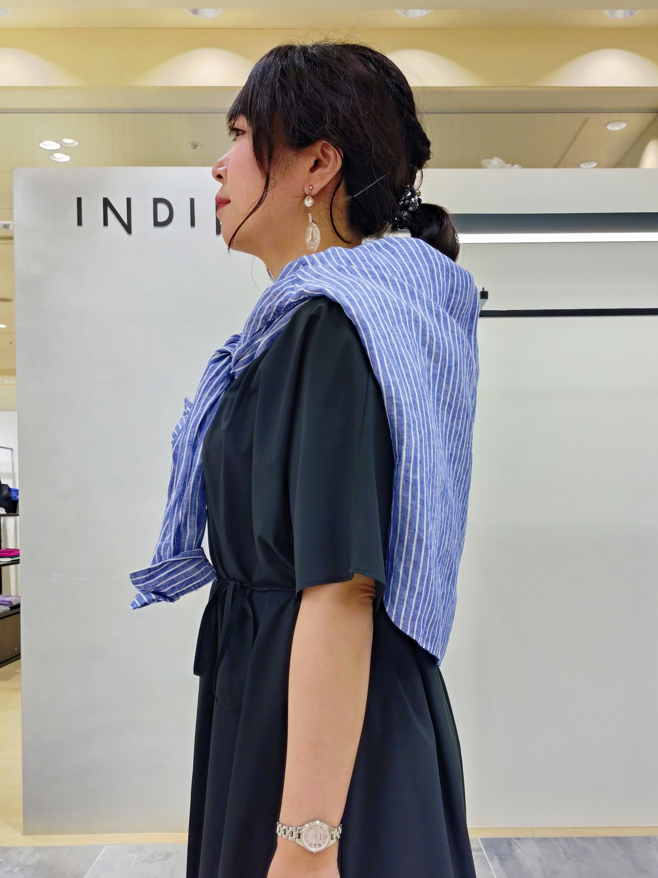 TOMOMIさんの「INDIVI｜【撥水／UVカット】ベルト付きワンピース」を使ったコーディネート