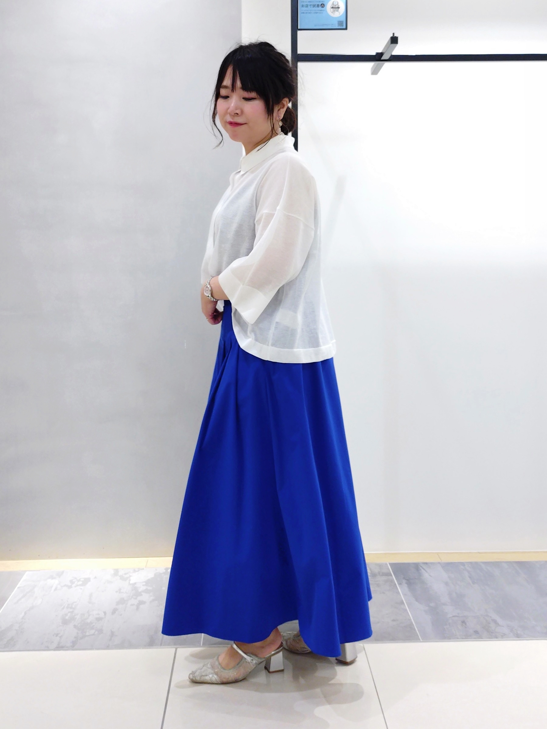 TOMOMIさんの「INDIVI｜【洗える／シアー】衿付きシャツライクニットカーディガン」を使ったコーディネート