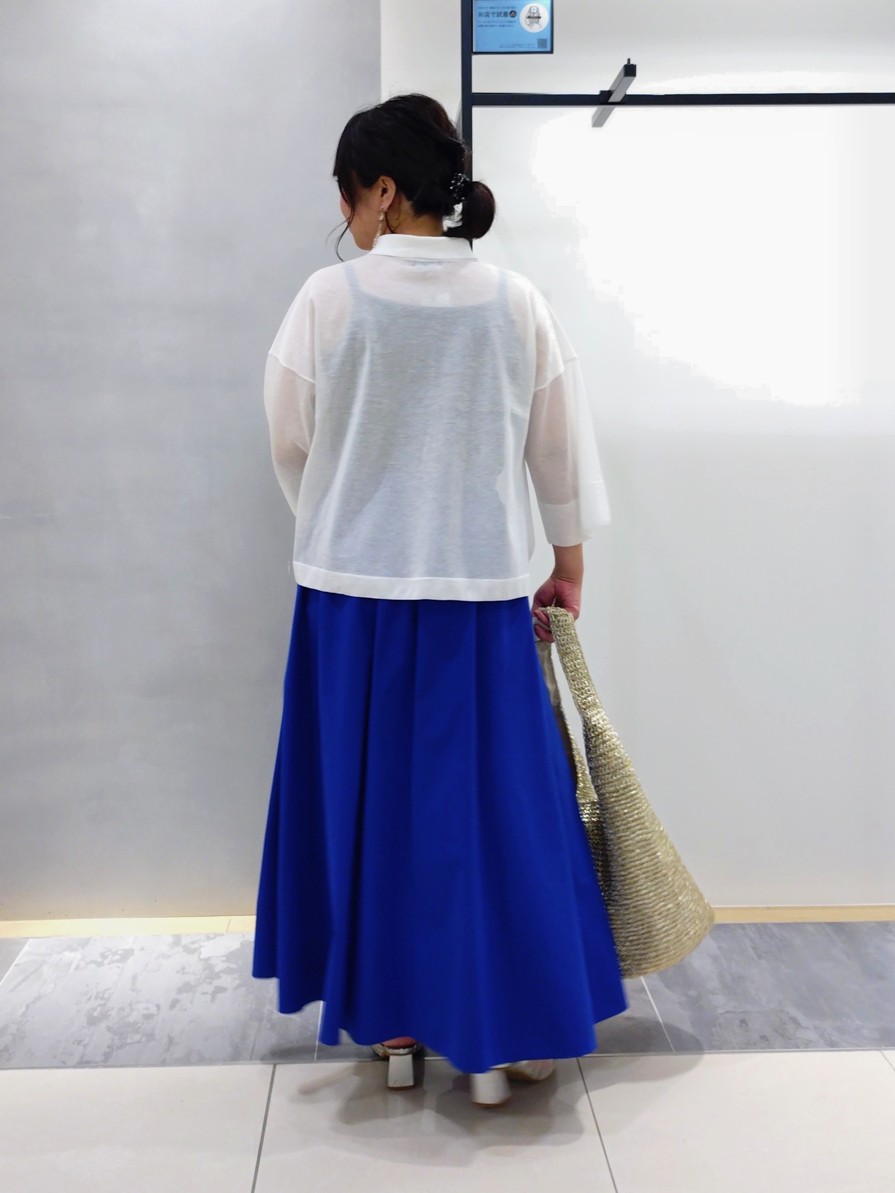 TOMOMIさんの「INDIVI｜【洗える／シアー】衿付きシャツライクニットカーディガン」を使ったコーディネート