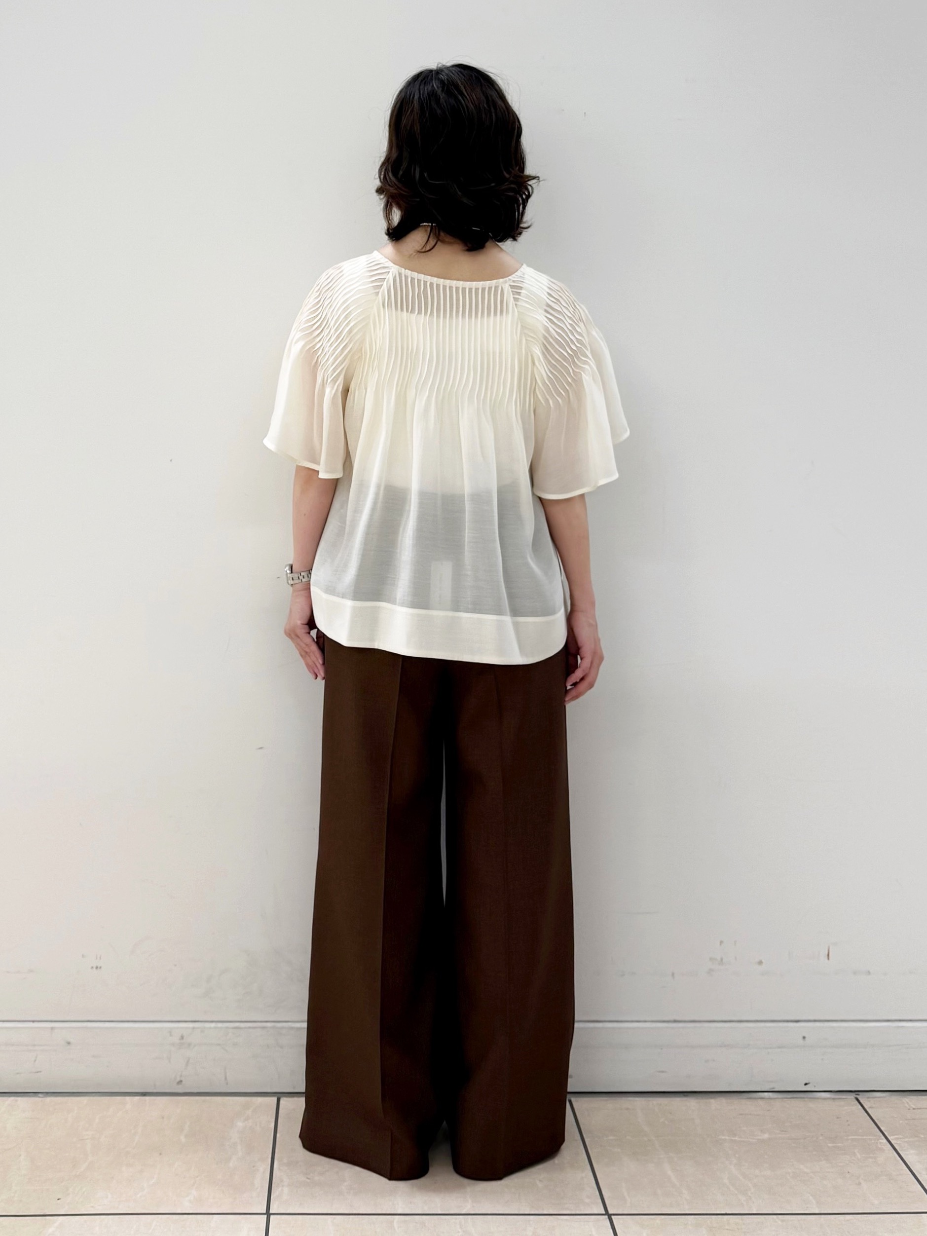 KIKIさんの「Reflect｜ピンタックデザインフレアスリーブブラウス」を使ったコーディネート