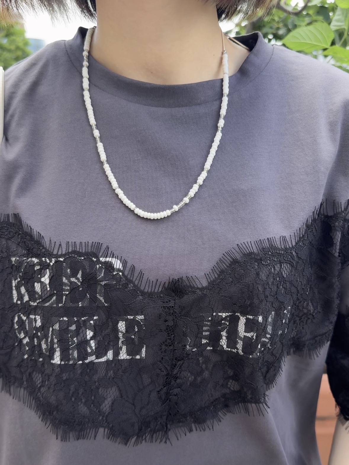 𝐜𝐡𝐢𝐤𝐚さんの「SHOO･LA･RUE｜【ひんやり/洗濯機可】レースデザインでこなれ見え ロゴプリントTシャツ」を使ったコーディネート