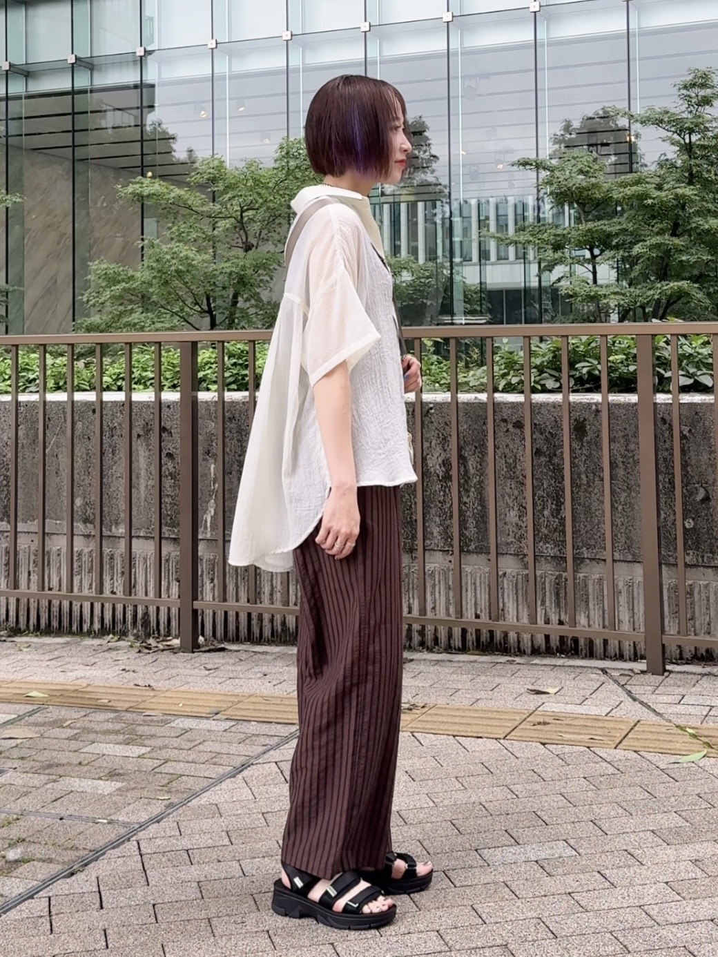 𝐜𝐡𝐢𝐤𝐚さんの「SHOO･LA･RUE｜ヒップがすっぽり隠れる やわらか5分袖シアーシャツ」を使ったコーディネート