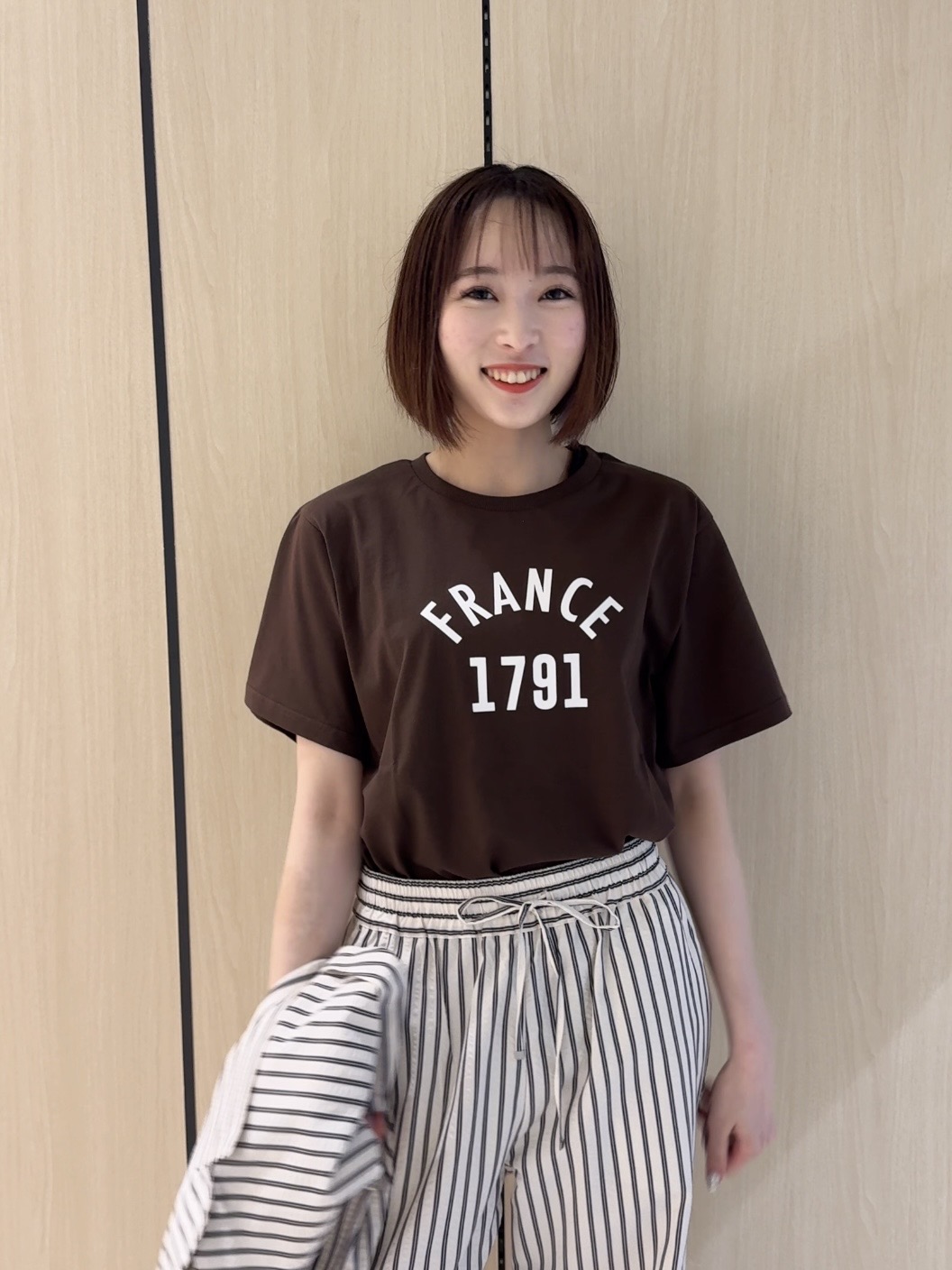 𝐜𝐡𝐢𝐤𝐚さんの「SHOO･LA･RUE｜【ひんやり/吸水速乾/セットアップ可】羽織るだけで主役になる サッカーストライプシャツジャケット」を使ったコーディネート