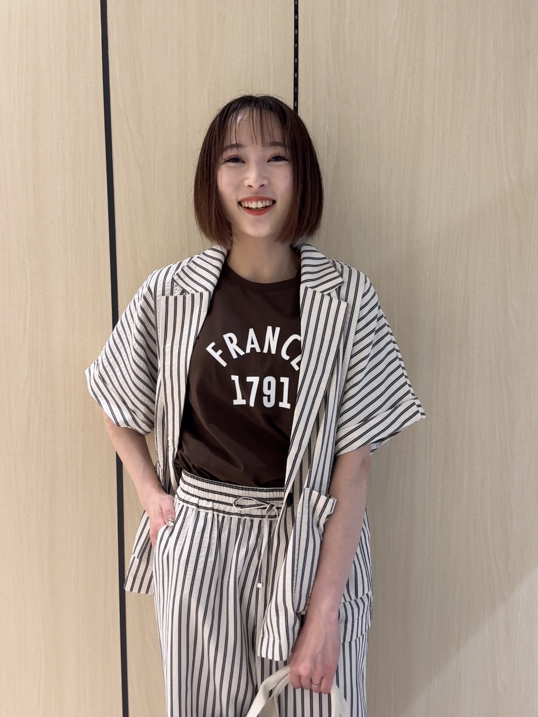 𝐜𝐡𝐢𝐤𝐚さんの「SHOO･LA･RUE｜【ひんやり/吸水速乾/セットアップ可】羽織るだけで主役になる サッカーストライプシャツジャケット」を使ったコーディネート