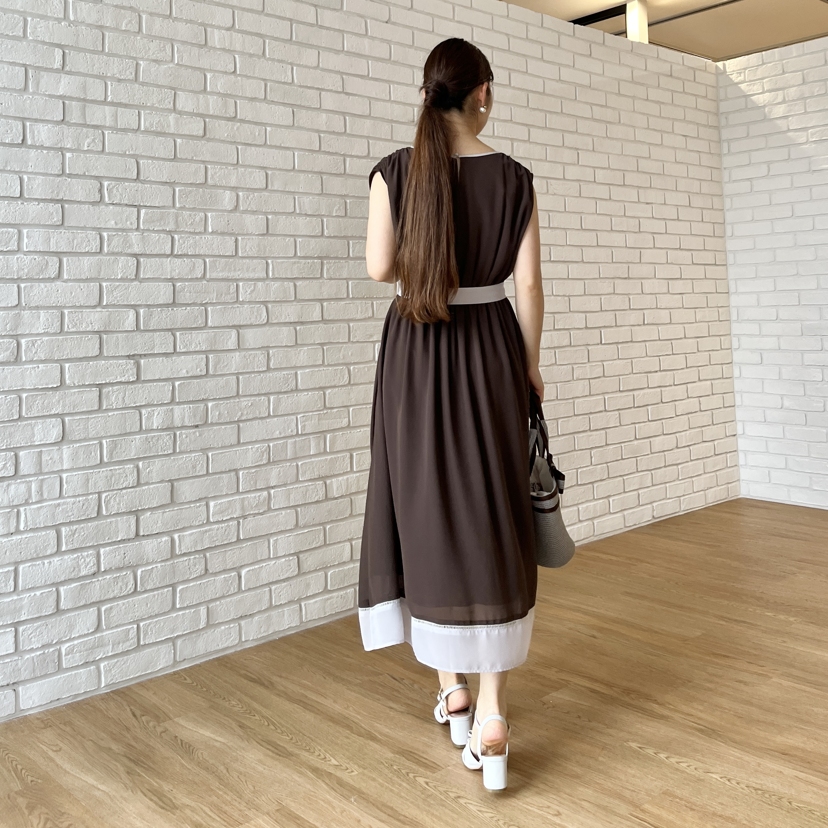 makiさんの「Couture brooch｜【洗える】バイカラー ギャザーワンピース」を使ったコーディネート