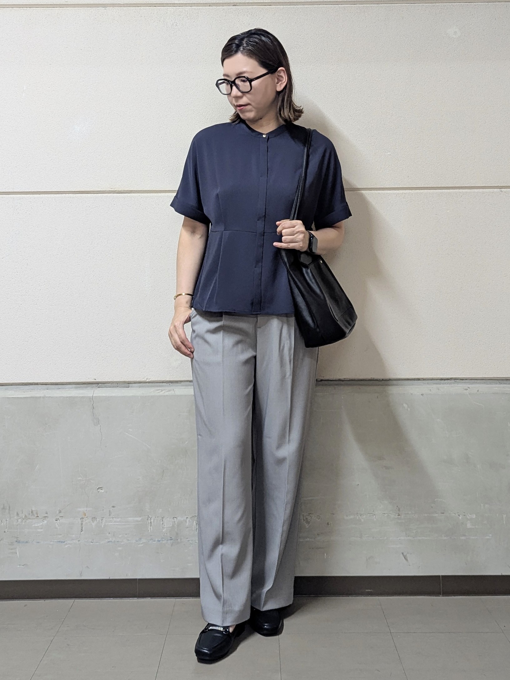 miyuさんの「SHOO･LA･RUE｜【ひんやり/UV/通勤】洗濯後しわになりにくい インしない ウエストタックペプラムブラウス」を使ったコーディネート