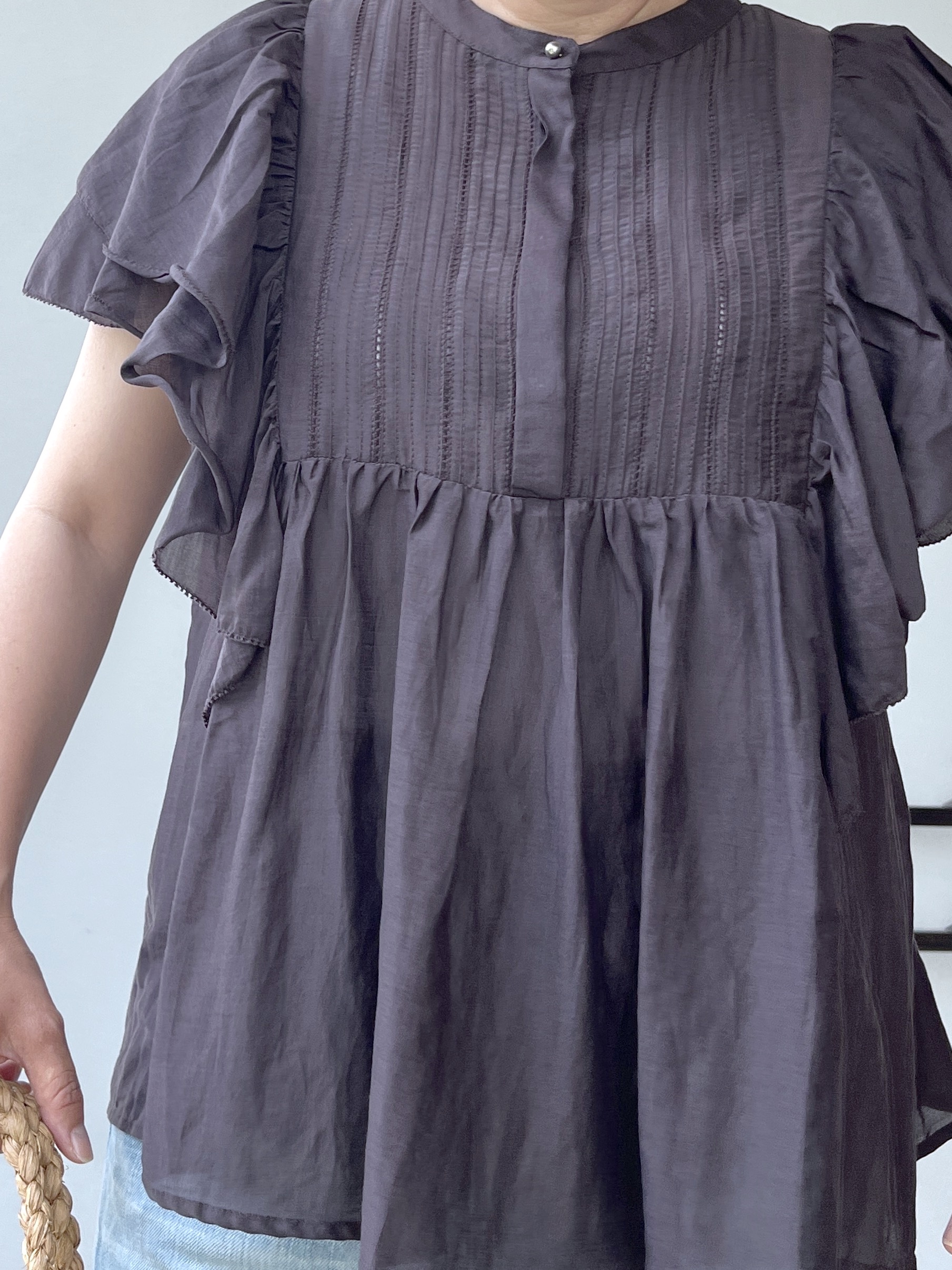 Soeさんの「DRESSTERIOR｜コットンシルク ラッフルスリーブ ブラウス」を使ったコーディネート