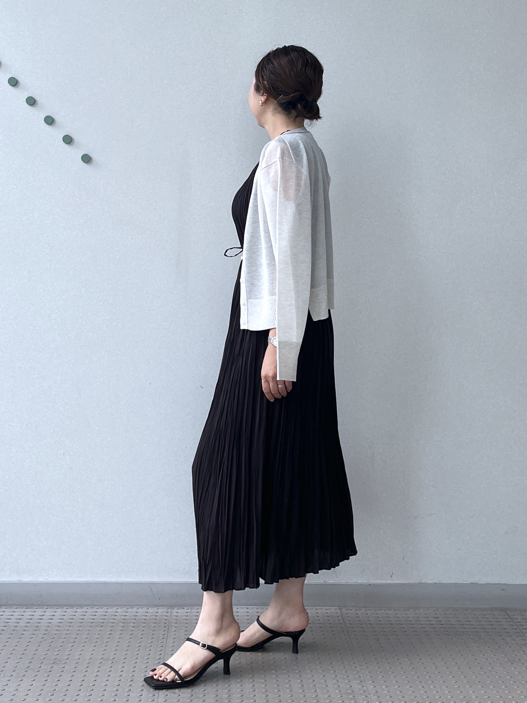 Soeさんの「DRESSTERIOR｜【日除け/冷房対策】ウォッシャブルシアーカーディガン」を使ったコーディネート