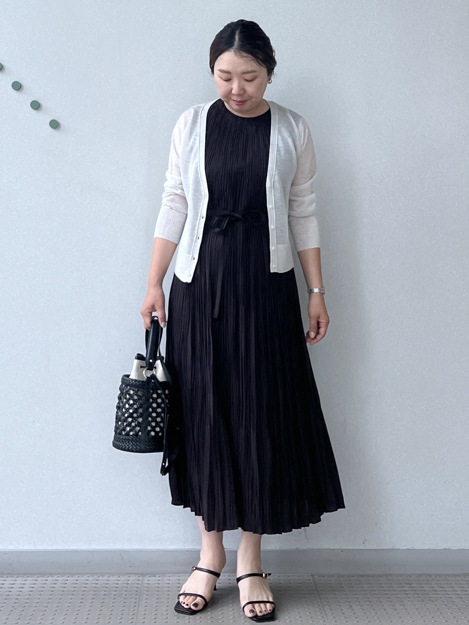 Soeさんの「DRESSTERIOR｜【日除け/冷房対策】ウォッシャブルシアーカーディガン」を使ったコーディネート