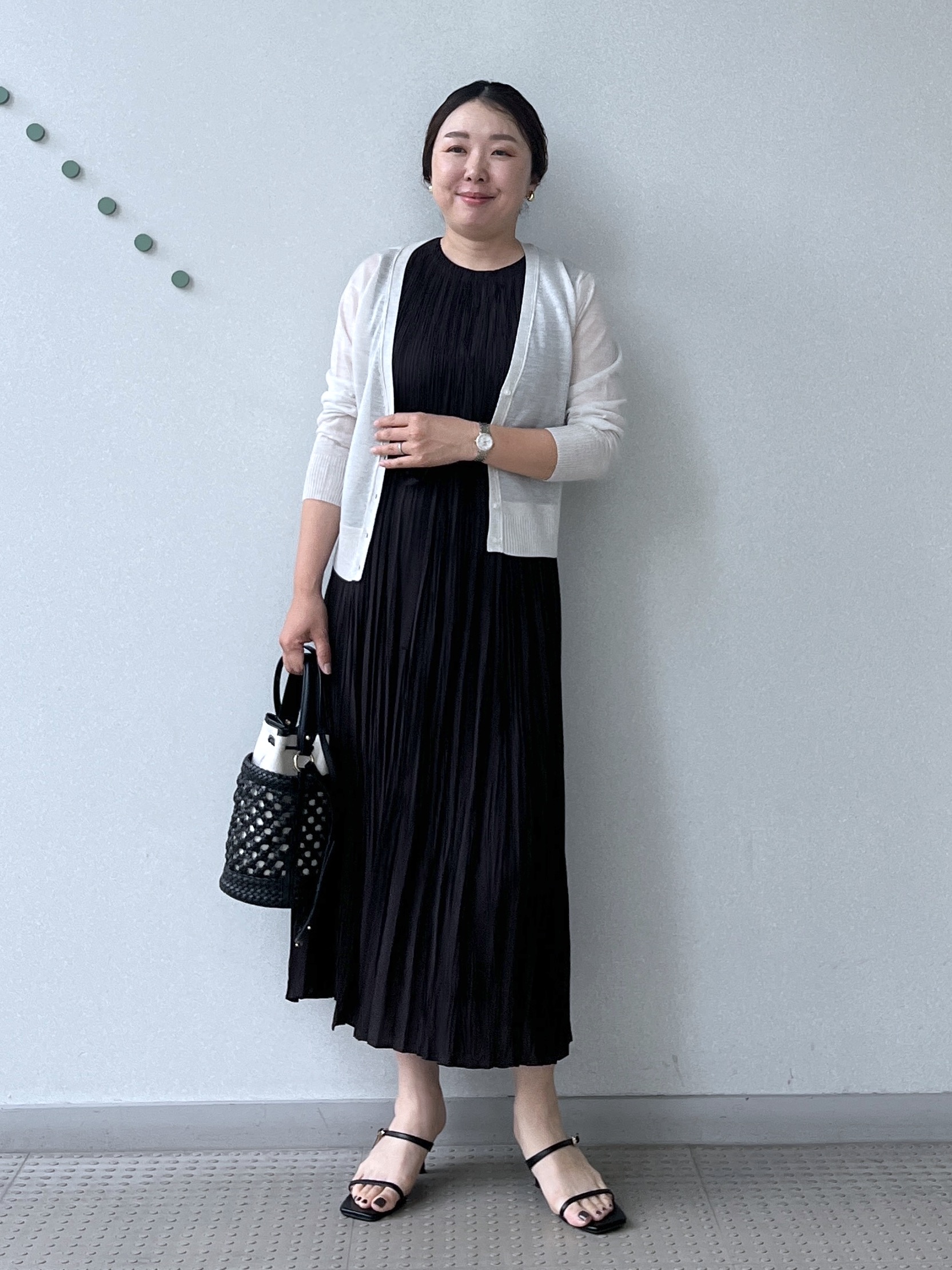 Soeさんの「DRESSTERIOR｜【日除け/冷房対策】ウォッシャブルシアーカーディガン」を使ったコーディネート