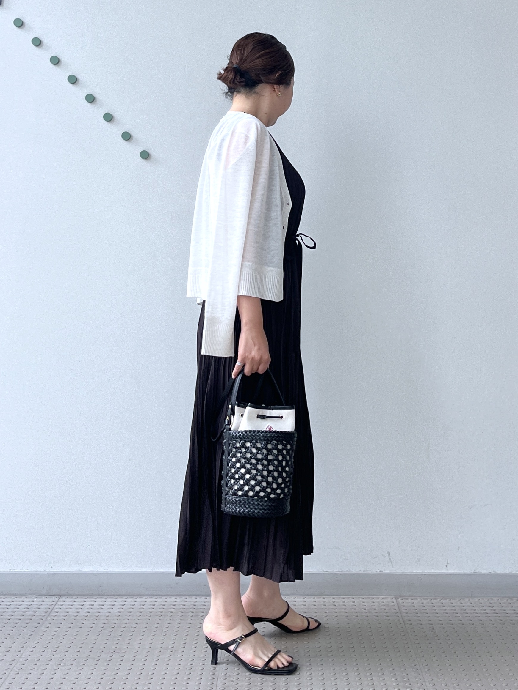 Soeさんの「DRESSTERIOR｜【日除け/冷房対策】ウォッシャブルシアーカーディガン」を使ったコーディネート