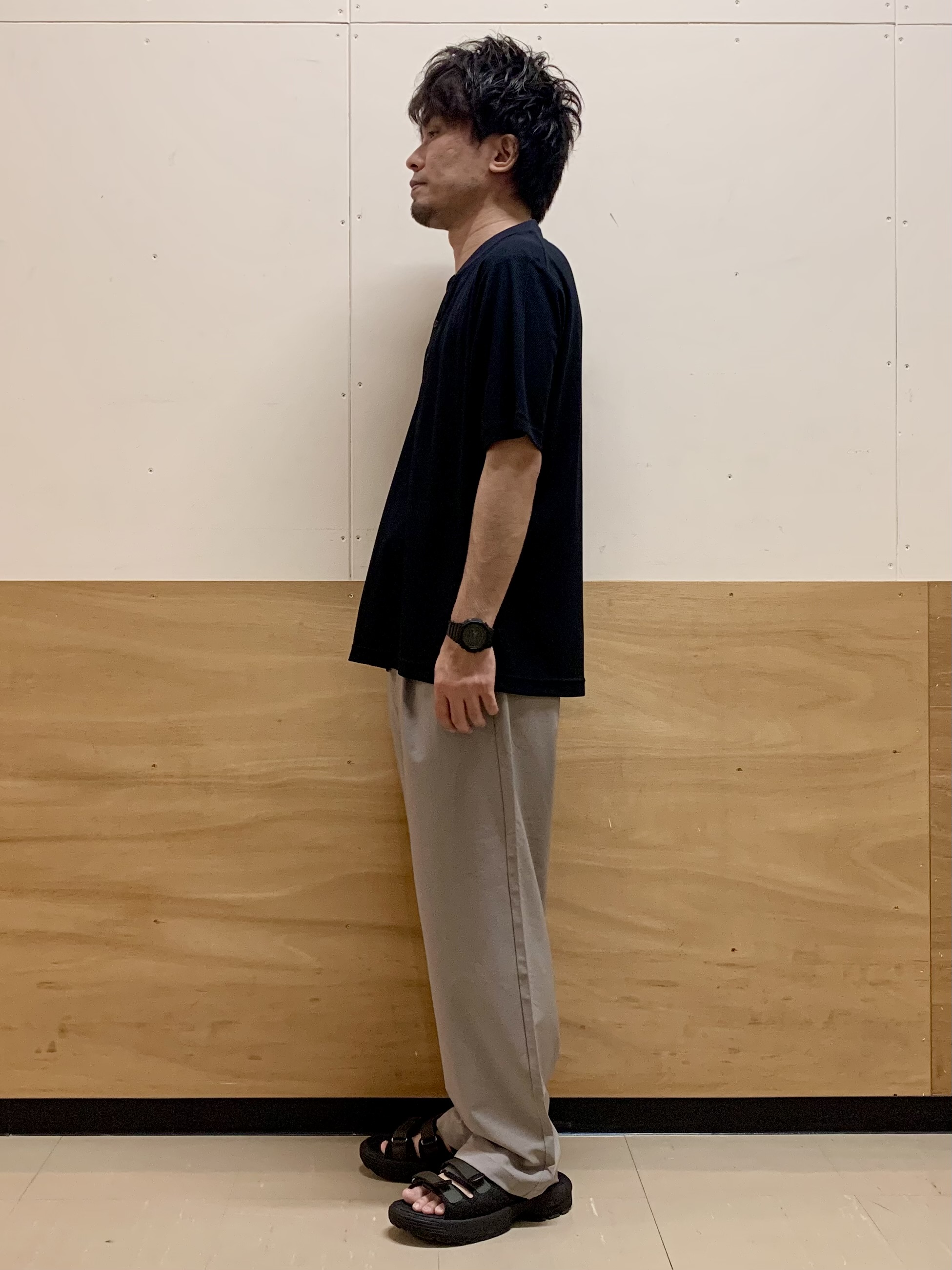 MATUさんの「THE SHOP TK｜【サラッと軽い着心地に。】BO-NO HENLEY TEE/ボーノヘンリーネック Tシャツ　吸水速乾」を使ったコーディネート