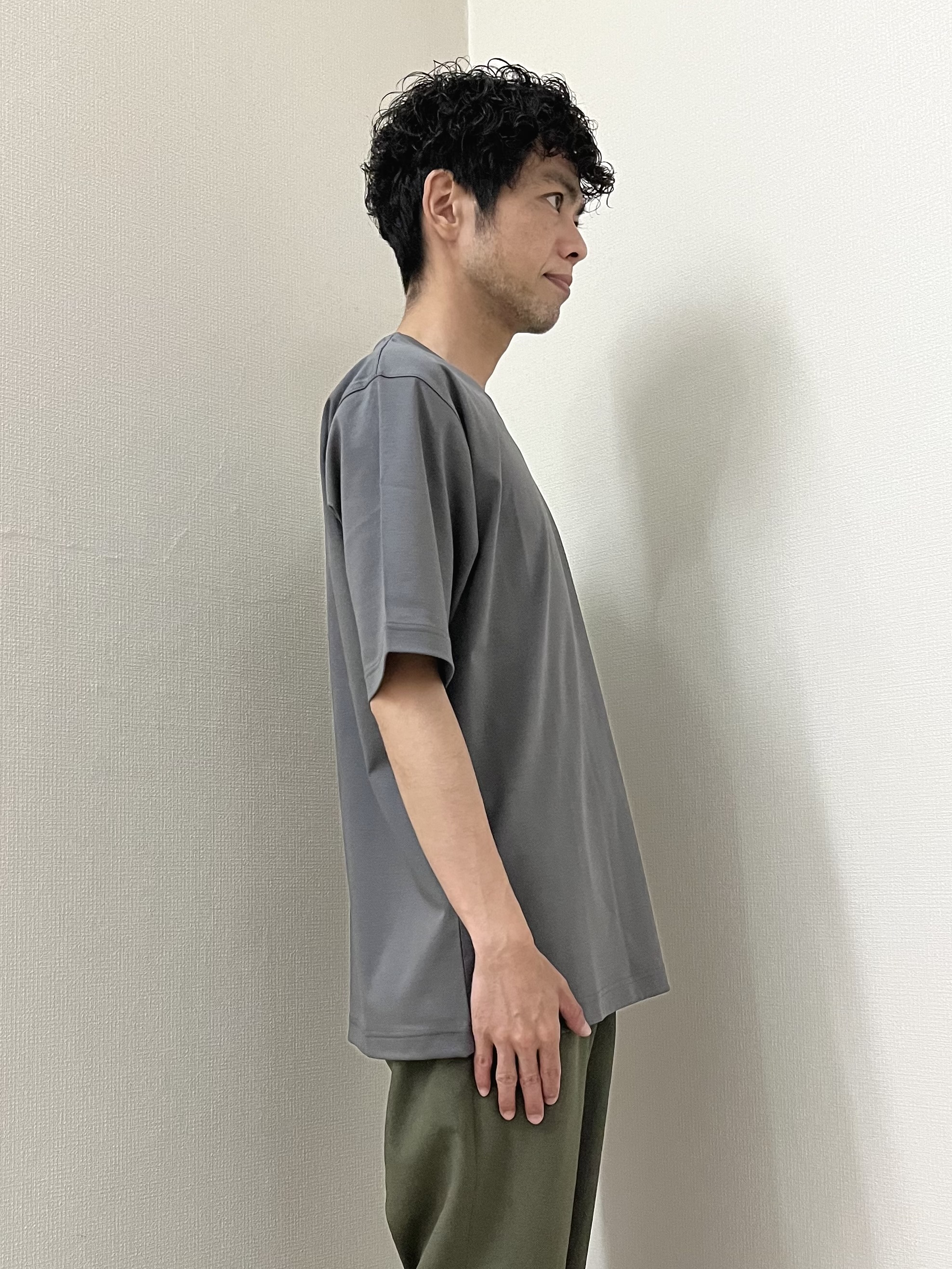 URAさんの「TAKEO KIKUCHI｜【通気性】トリコットサッカー 7分袖シャツ」を使ったコーディネート