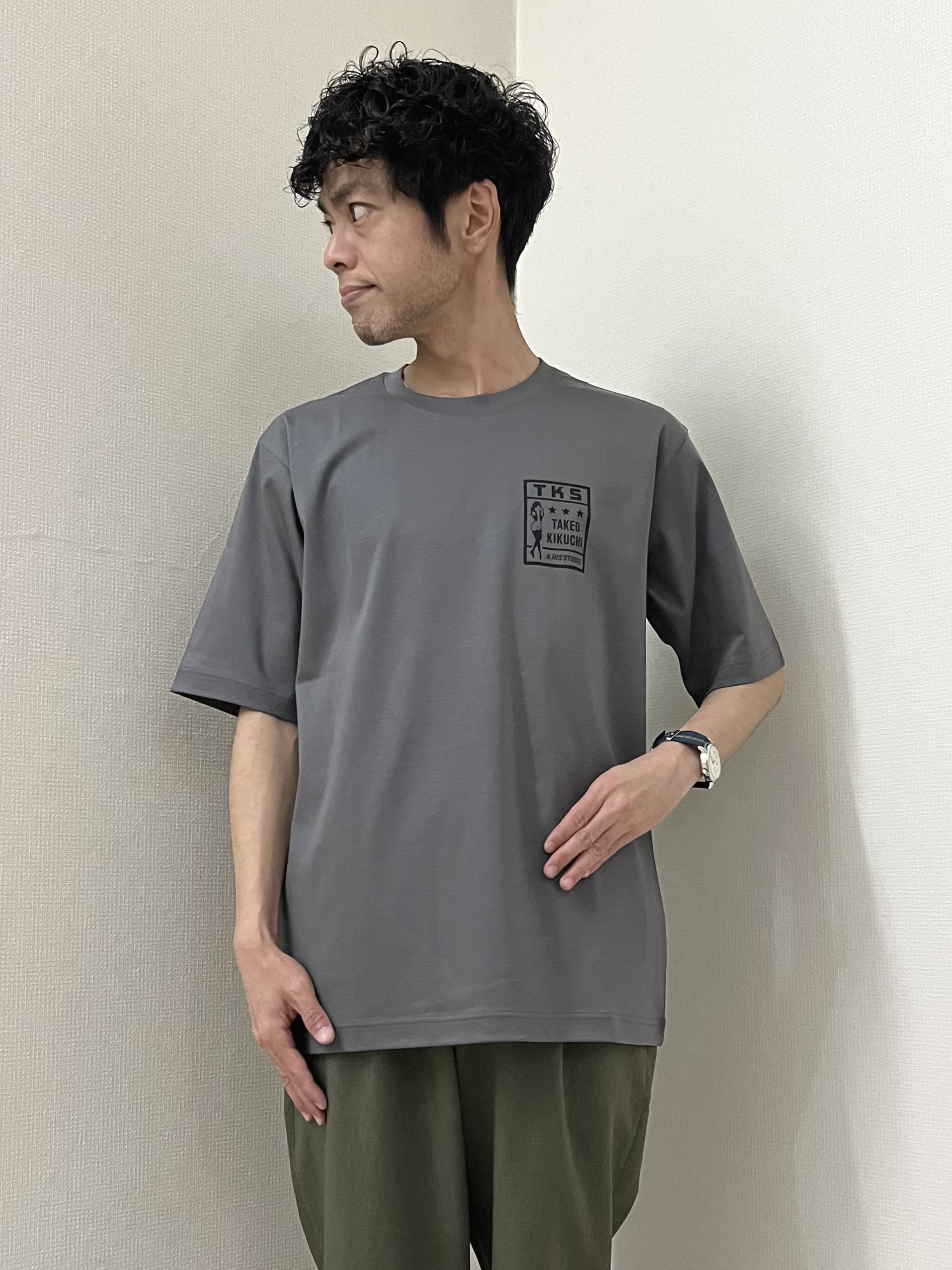 URAさんの「TAKEO KIKUCHI｜【通気性】トリコットサッカー 7分袖シャツ」を使ったコーディネート