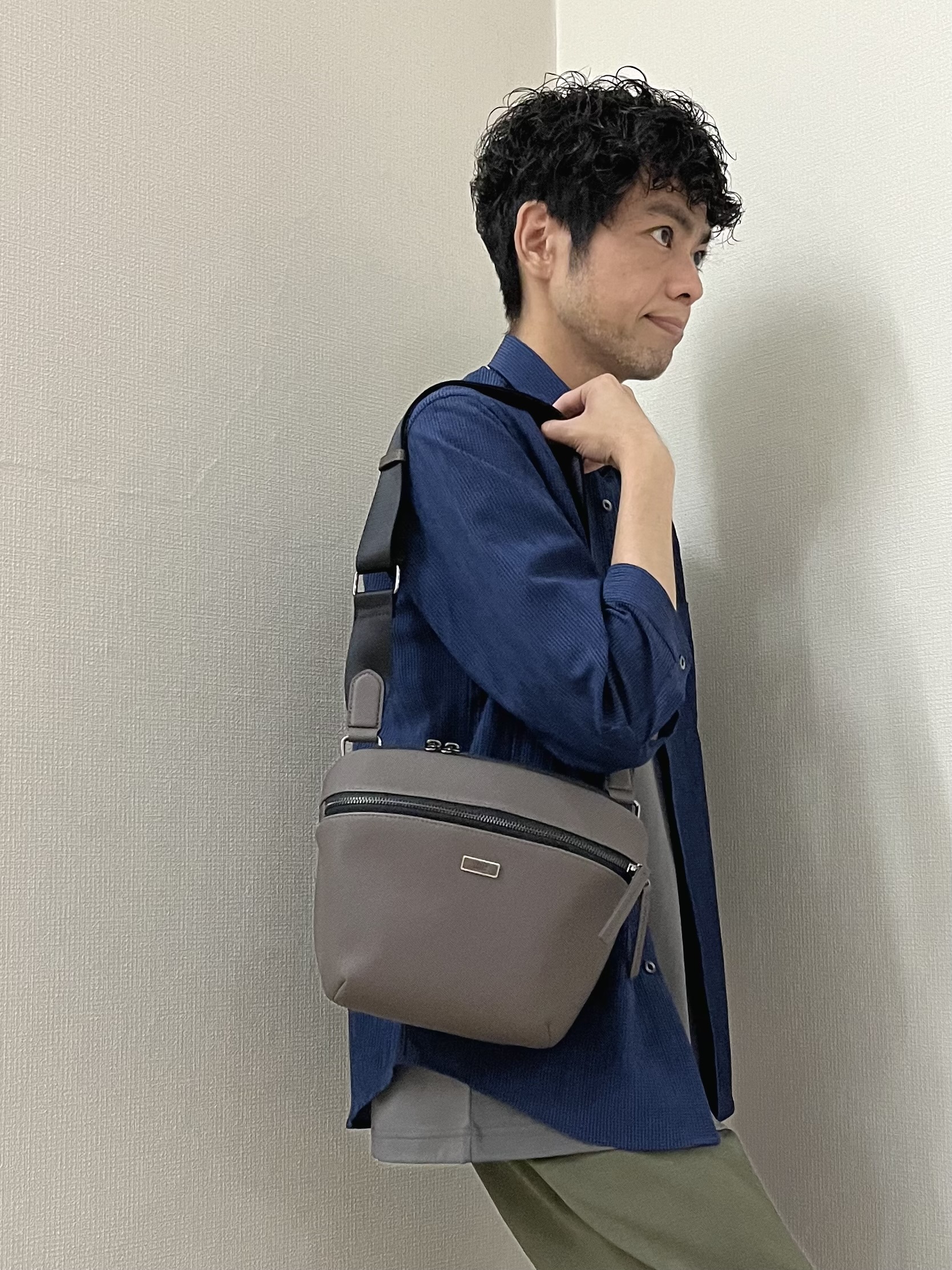 URAさんの「TAKEO KIKUCHI｜【通気性】トリコットサッカー 7分袖シャツ」を使ったコーディネート