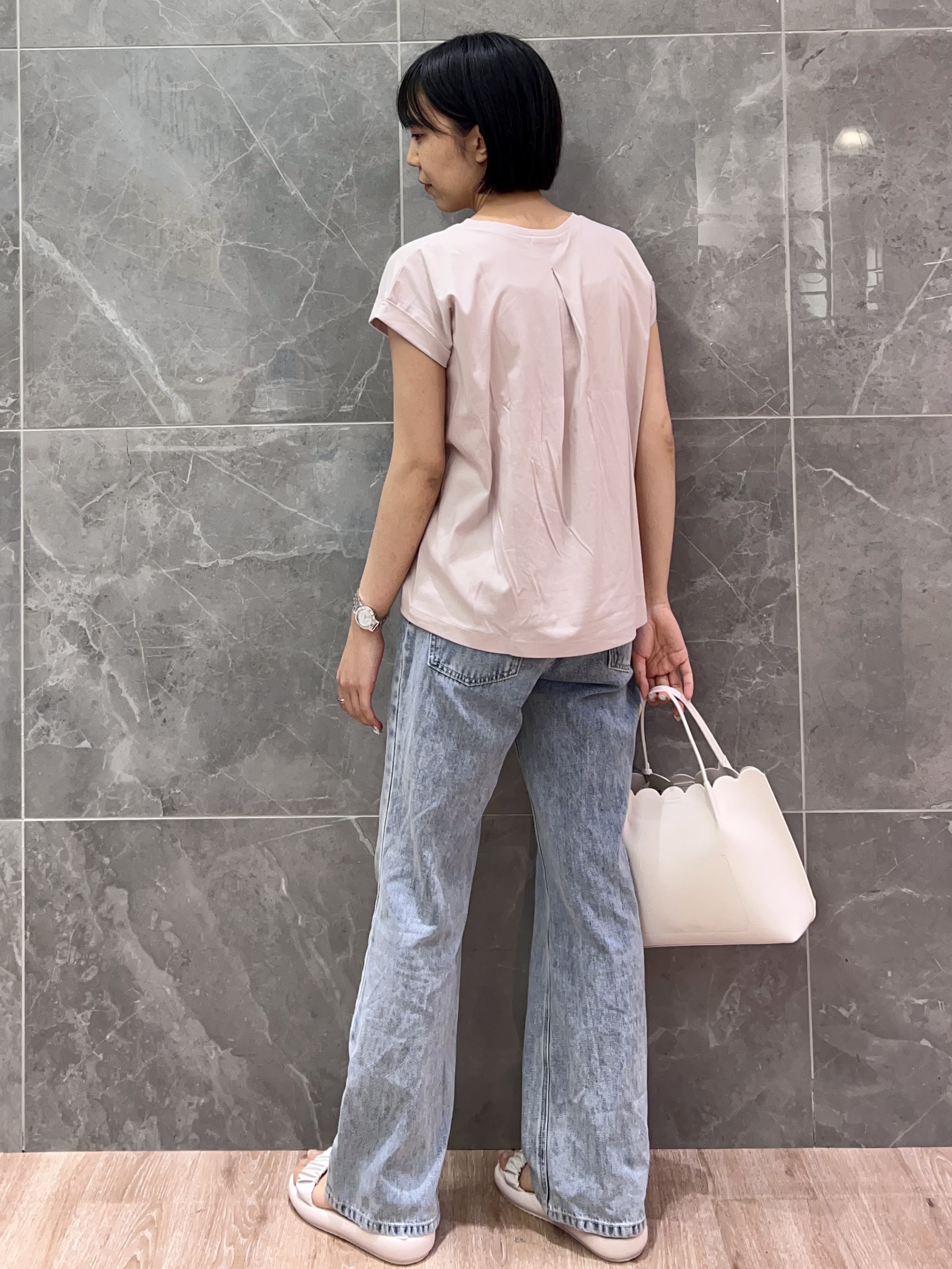 みくさんの「OPAQUE.CLIP｜【接触冷感／UV】ワンポイント刺繍Tシャツ《7col／XS~3L／洗濯機OK》」を使ったコーディネート