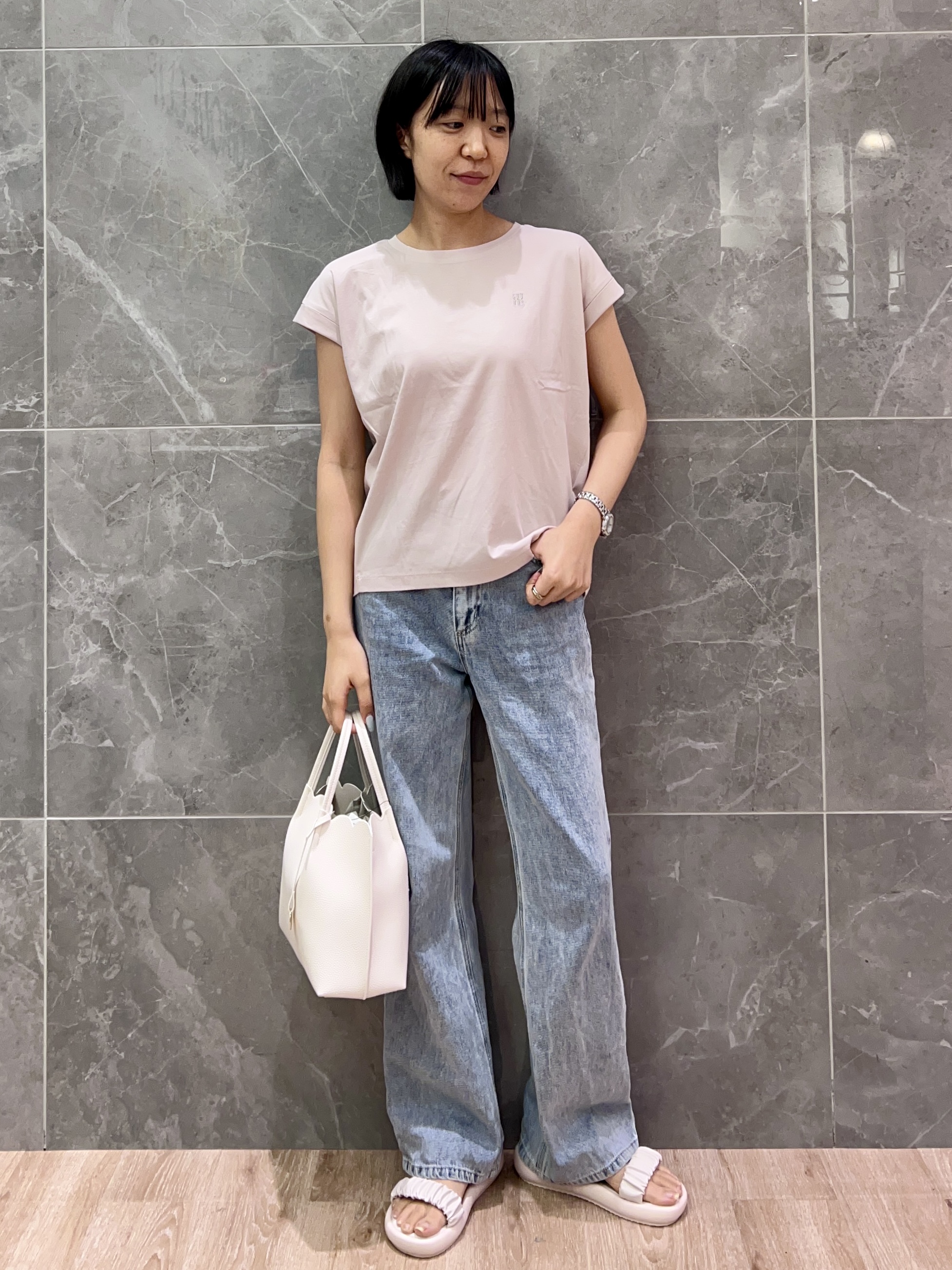 みくさんの「OPAQUE.CLIP｜【接触冷感／UV】ワンポイント刺繍Tシャツ《7col／XS~3L／洗濯機OK》」を使ったコーディネート