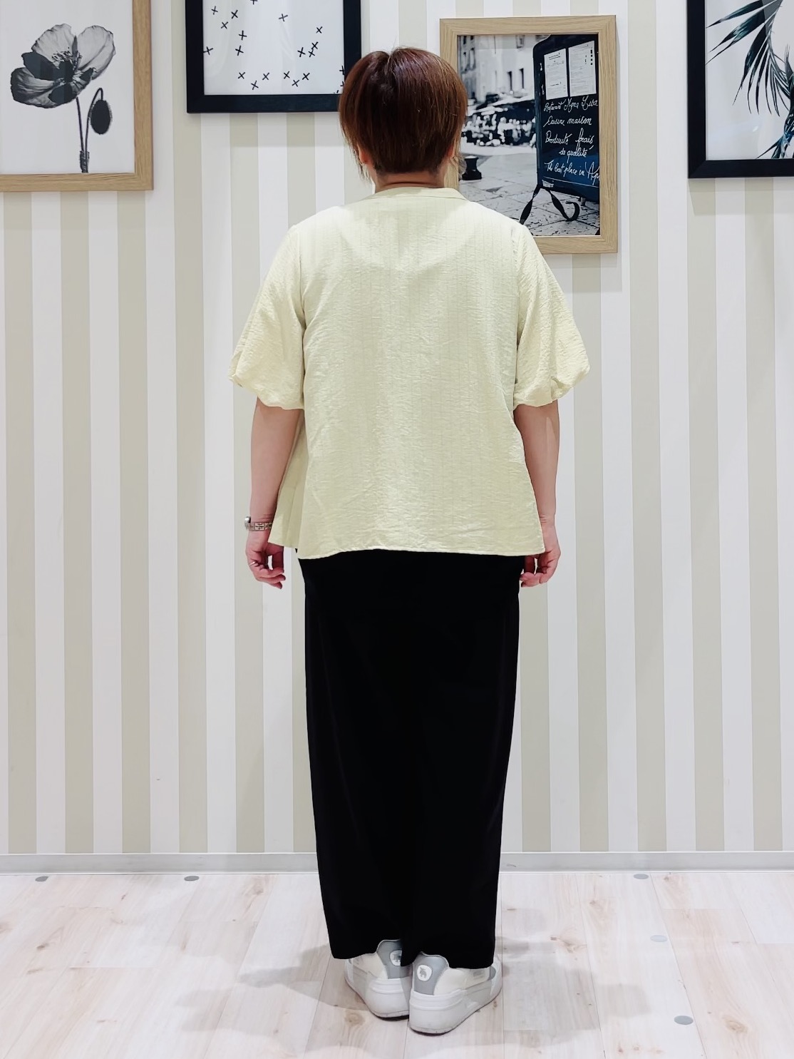ma_miさんの「SHOO･LA･RUE｜【S-LL/洗濯機可】バルーンスリーブ　キーネックブラウス」を使ったコーディネート