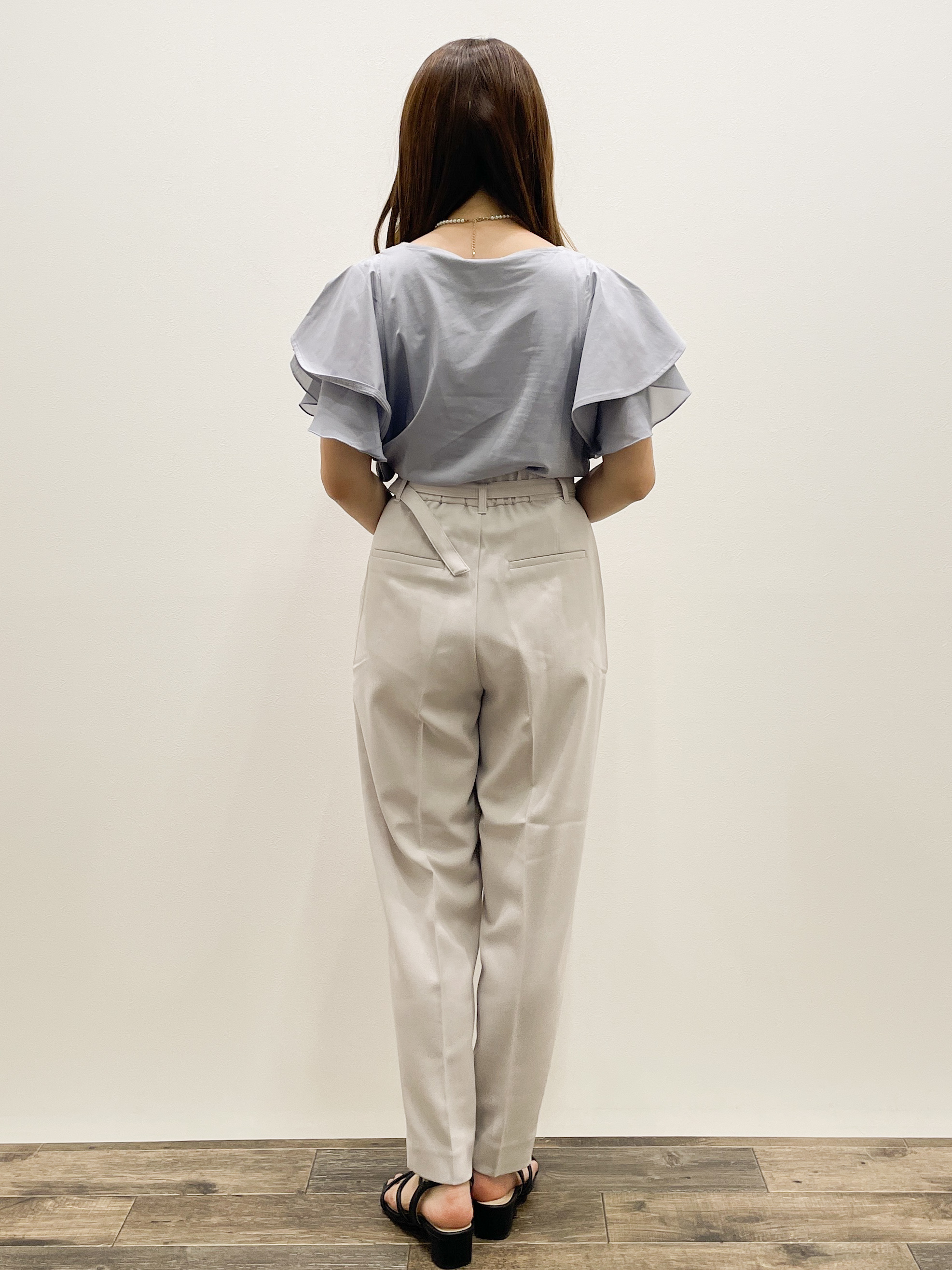 Asukaさんの「OPAQUE.CLIP｜【接触冷感／UVケア】シフォンフリルドッキングトップス《洗濯機OK》」を使ったコーディネート