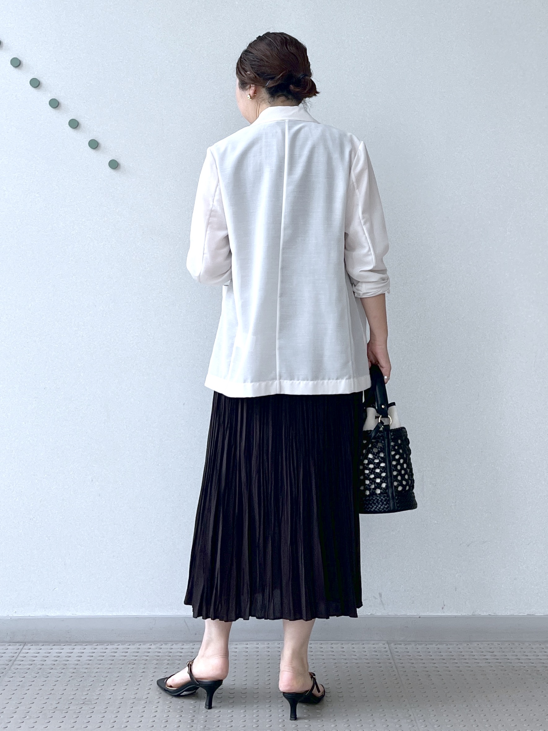 Soeさんの「DRESSTERIOR｜【接触冷感/防シワ機能/ウォッシャブル】クールタッチ リネンブレンドシアージャケット」を使ったコーディネート