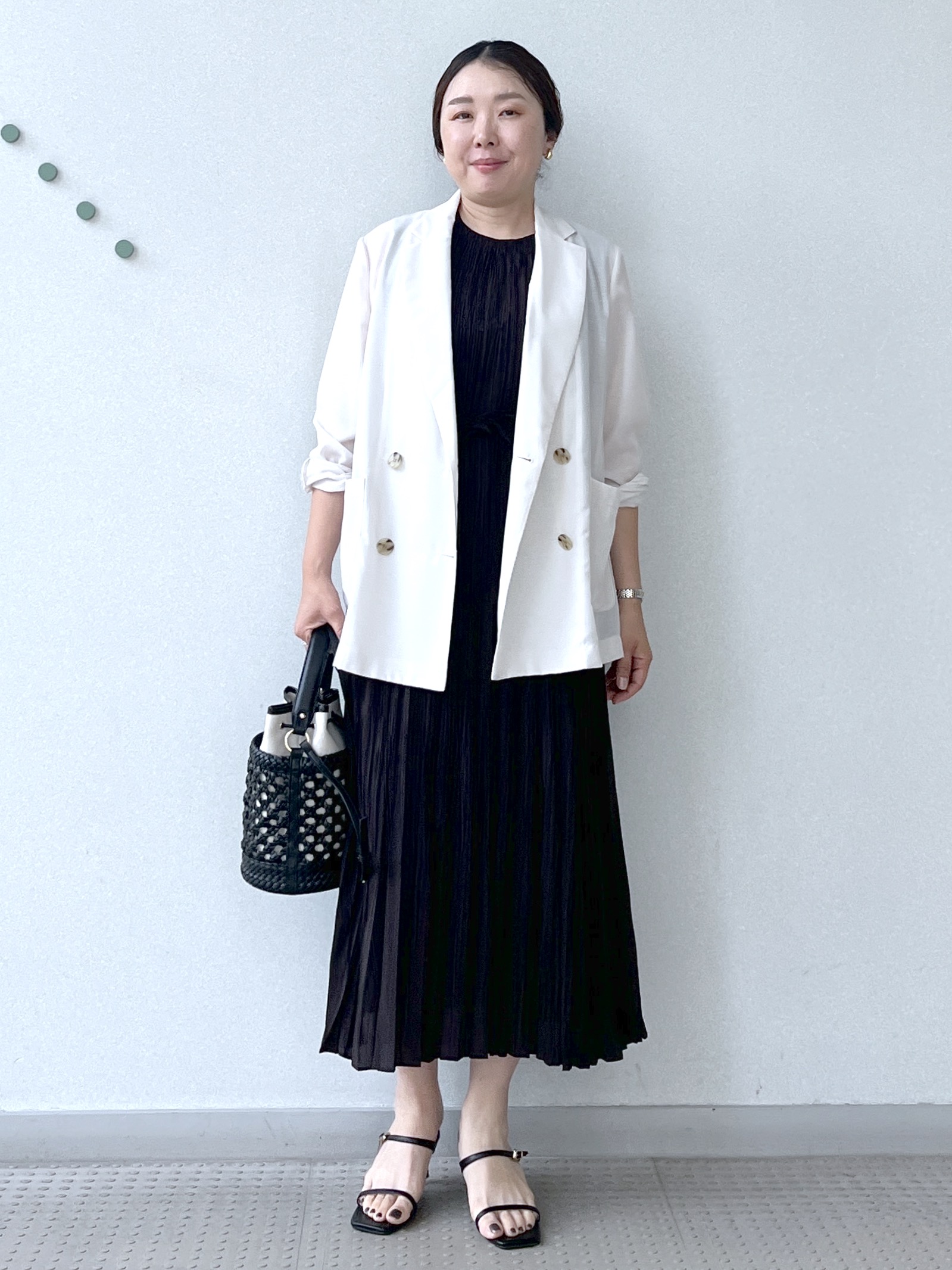 Soeさんの「DRESSTERIOR｜【接触冷感/防シワ機能/ウォッシャブル】クールタッチ リネンブレンドシアージャケット」を使ったコーディネート
