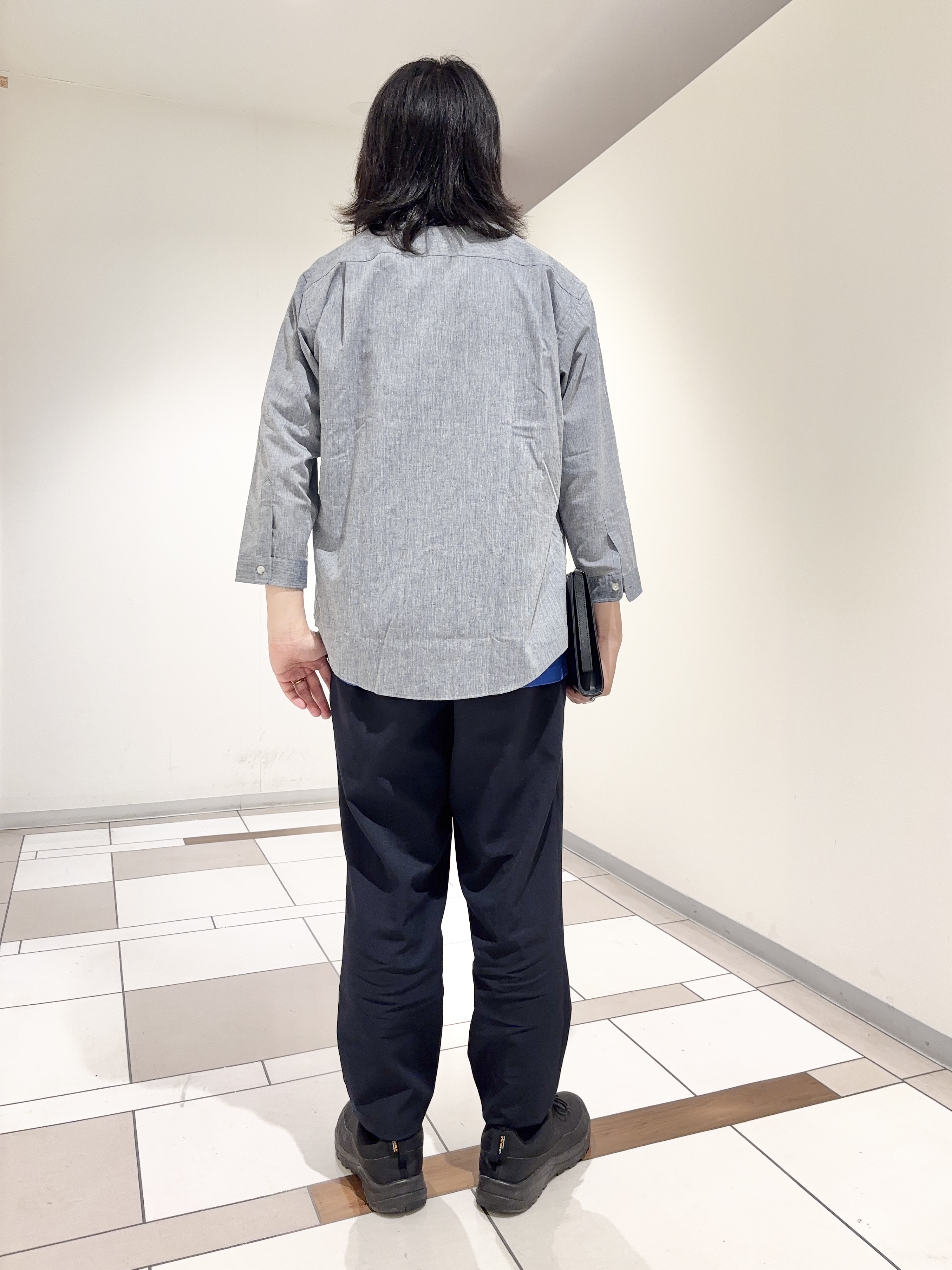 及川さんの「TAKEO KIKUCHI｜【接触冷感】ハイブリッド リネン 七分袖シャツ」を使ったコーディネート