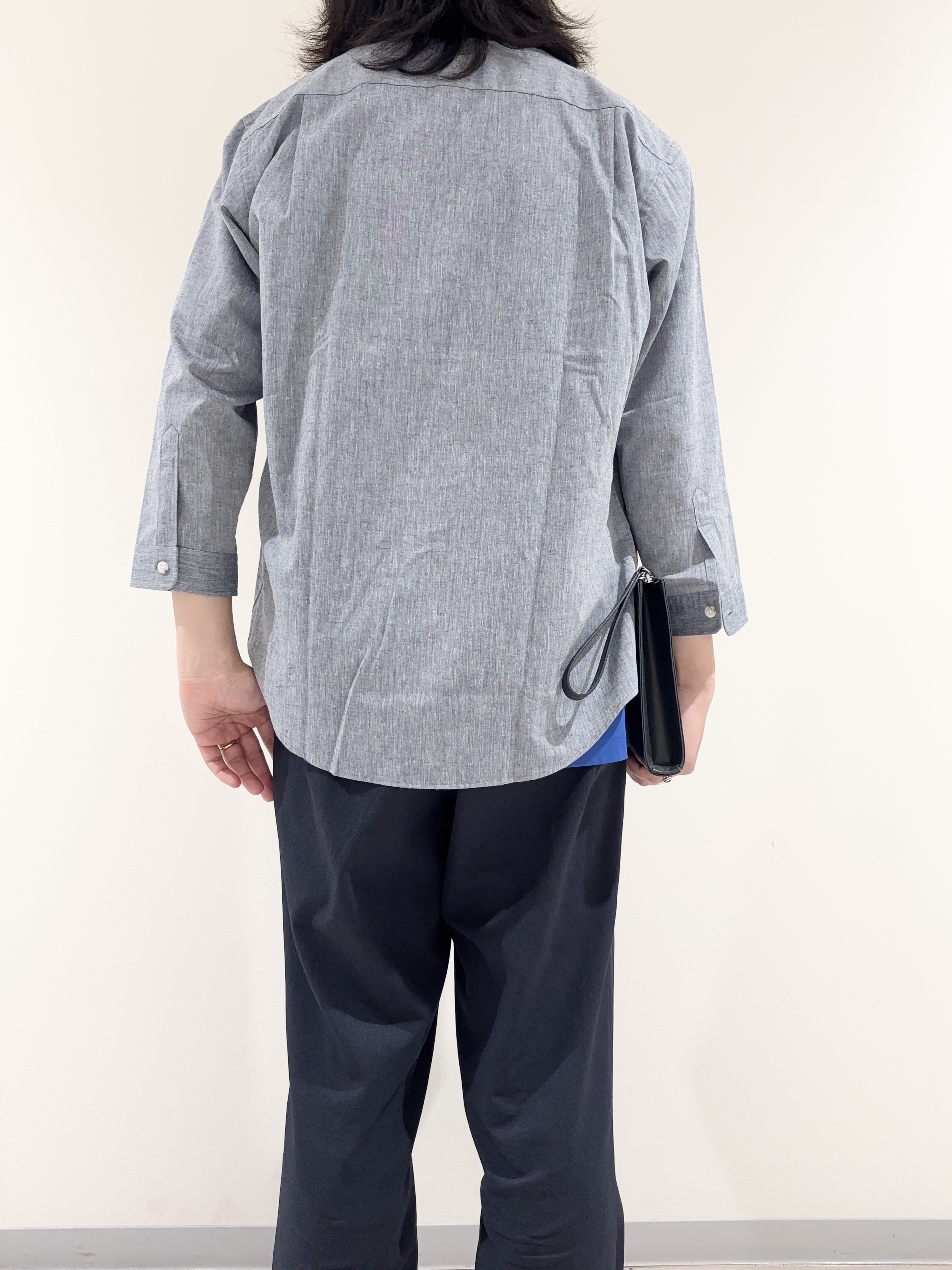 及川さんの「TAKEO KIKUCHI｜【接触冷感】ハイブリッド リネン 七分袖シャツ」を使ったコーディネート