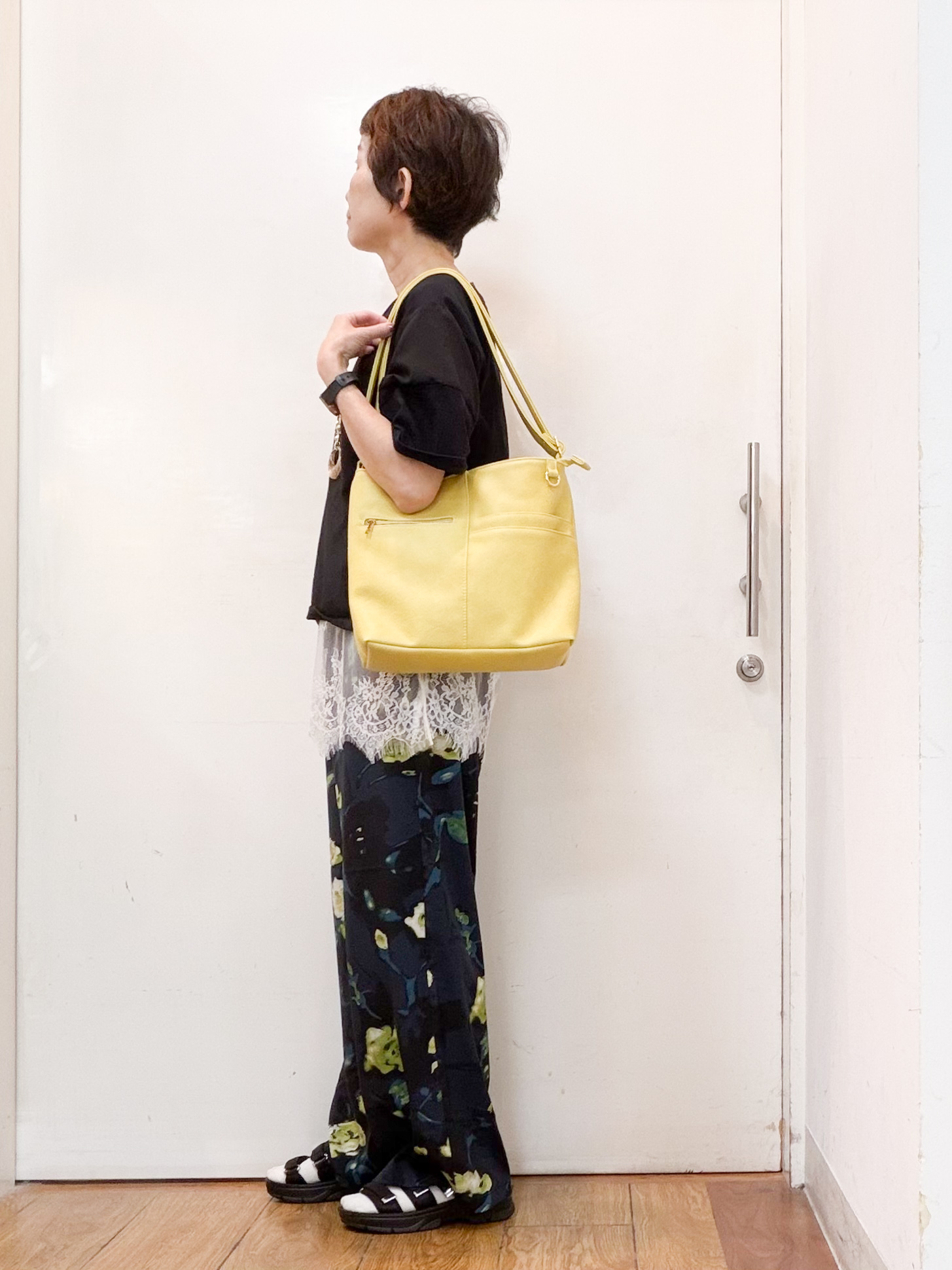 みぃさんの「SHOO･LA･RUE｜【ひんやり/S-LL/体型カバー】フレアスリーブで二の腕を自然にカバー 浅VネックTシャツ」を使ったコーディネート