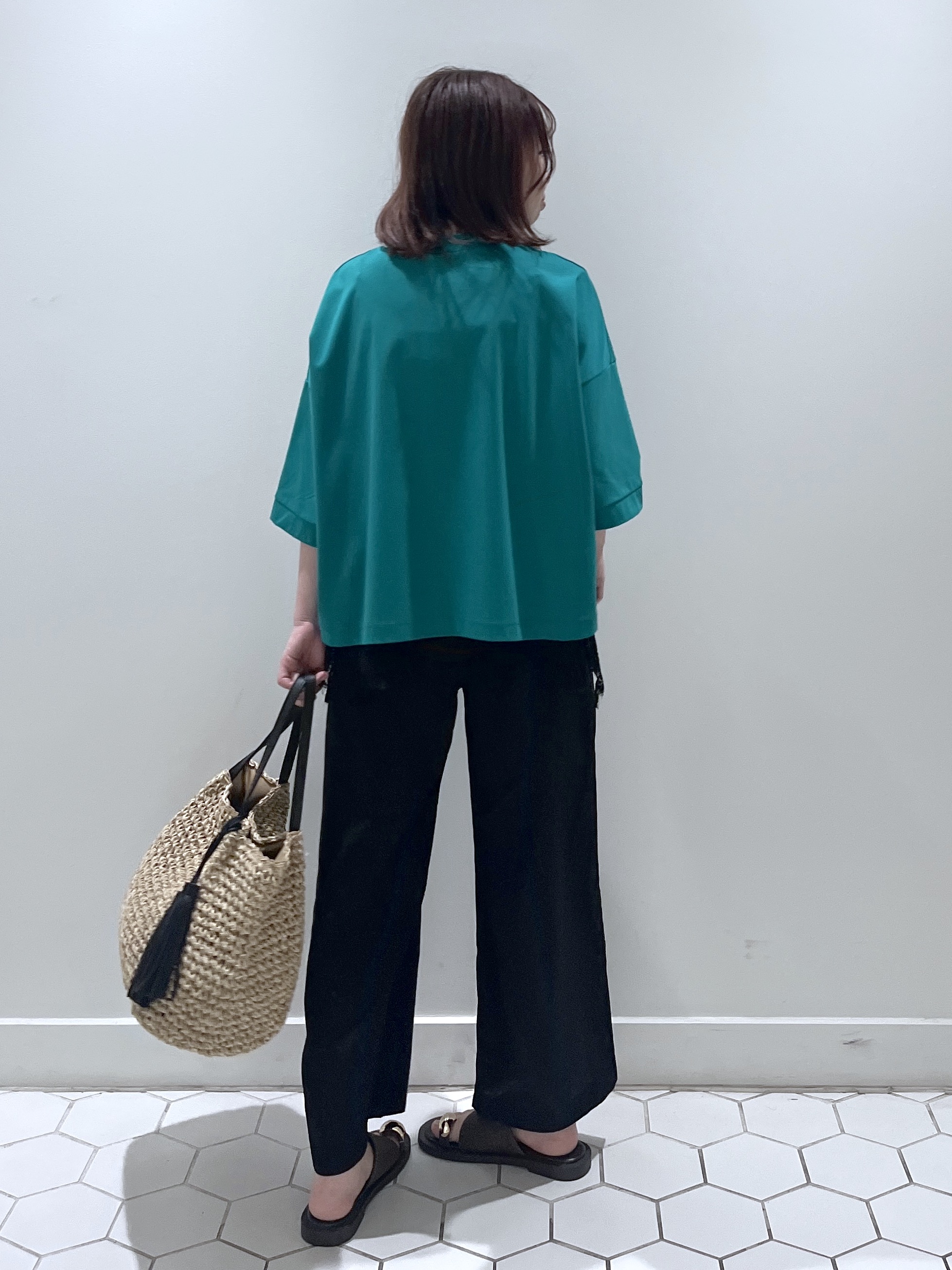Makinoさんの「Dessin｜【新色追加/体型カバー】美光沢カットソーボクシーシルエット」を使ったコーディネート
