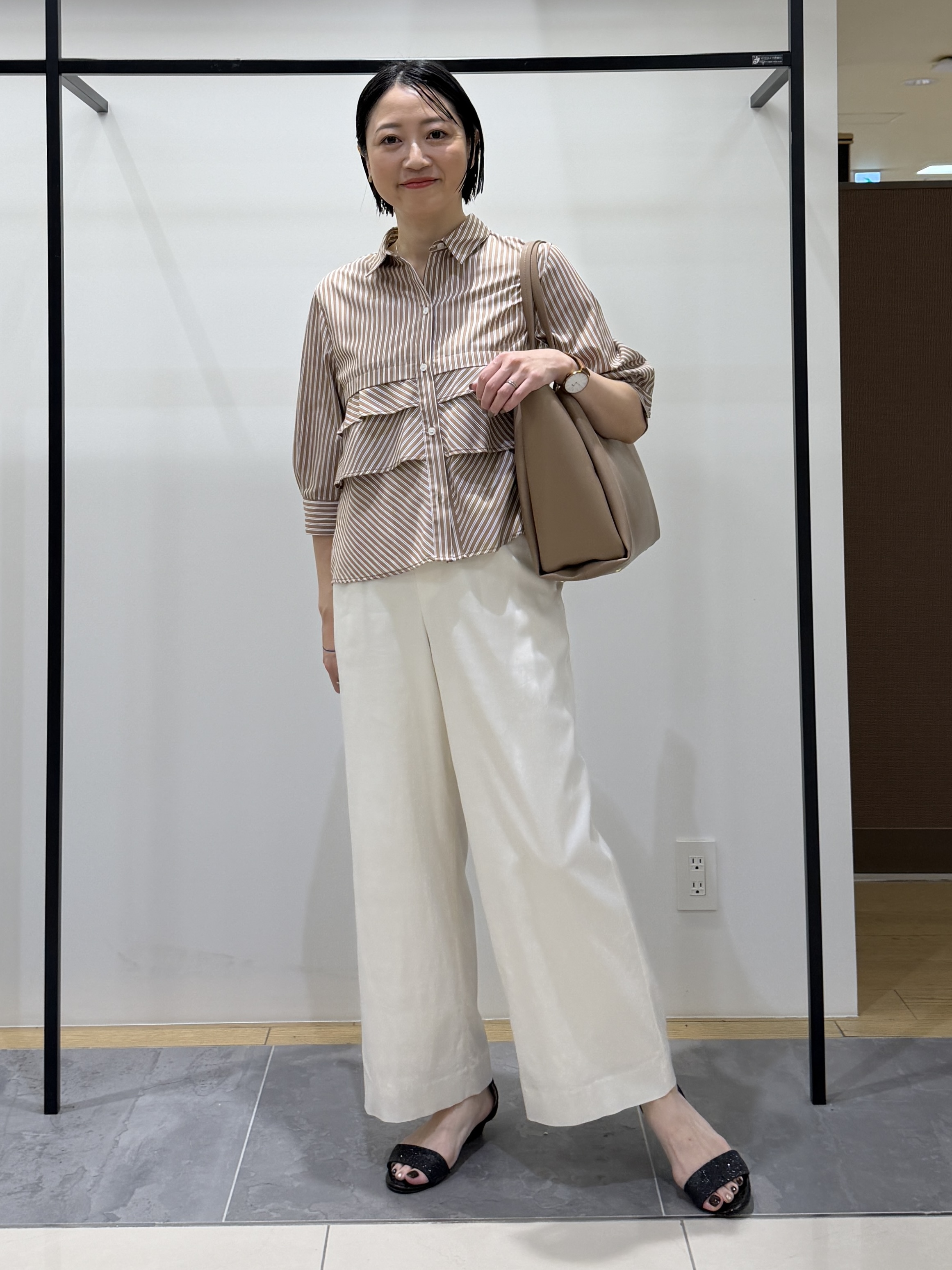 shihoさんの「INDIVI｜【UVケア／吸汗速乾／着映え】ティアードストライプシャツ」を使ったコーディネート