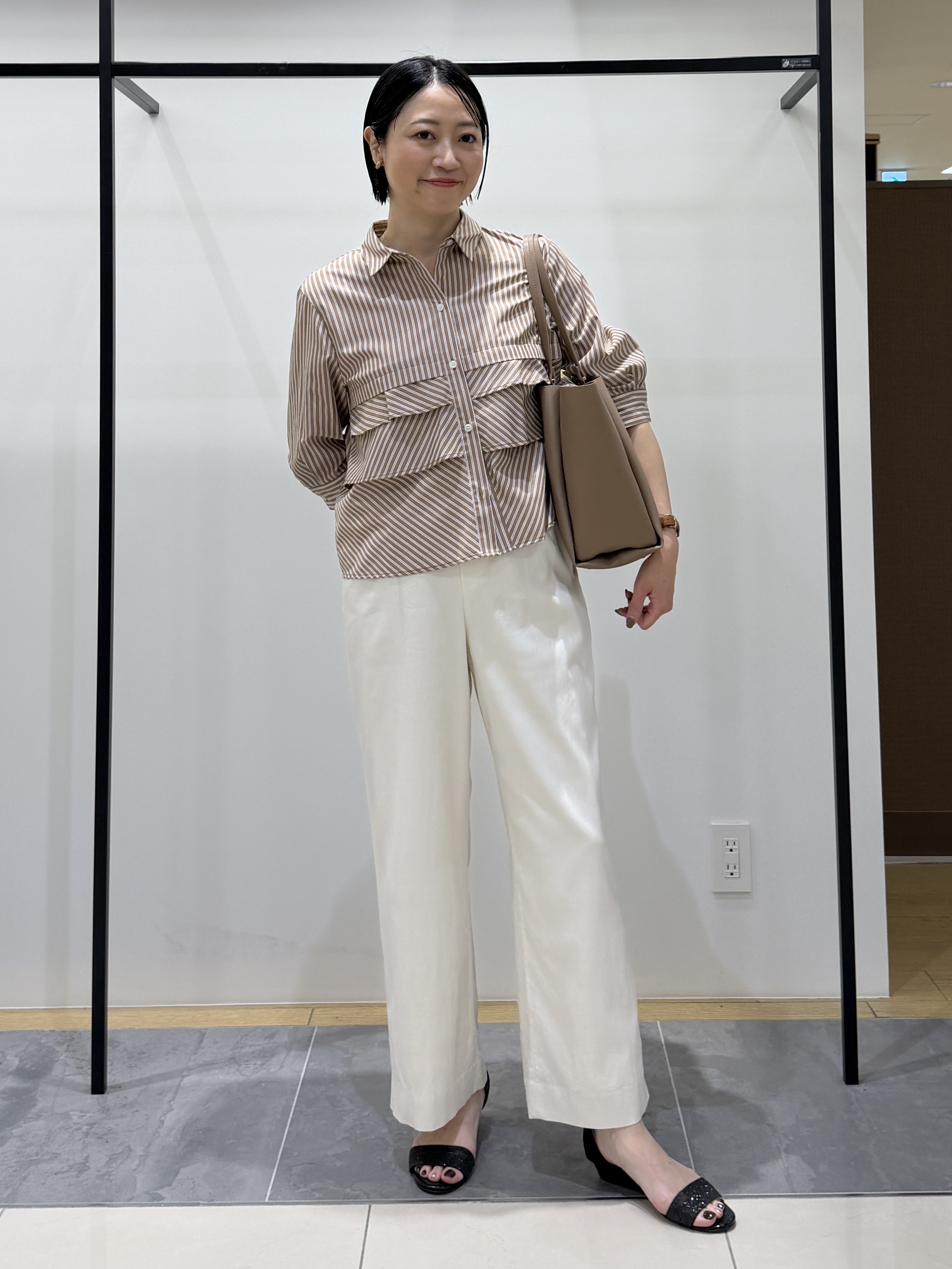 shihoさんの「INDIVI｜【UVケア／吸汗速乾／着映え】ティアードストライプシャツ」を使ったコーディネート