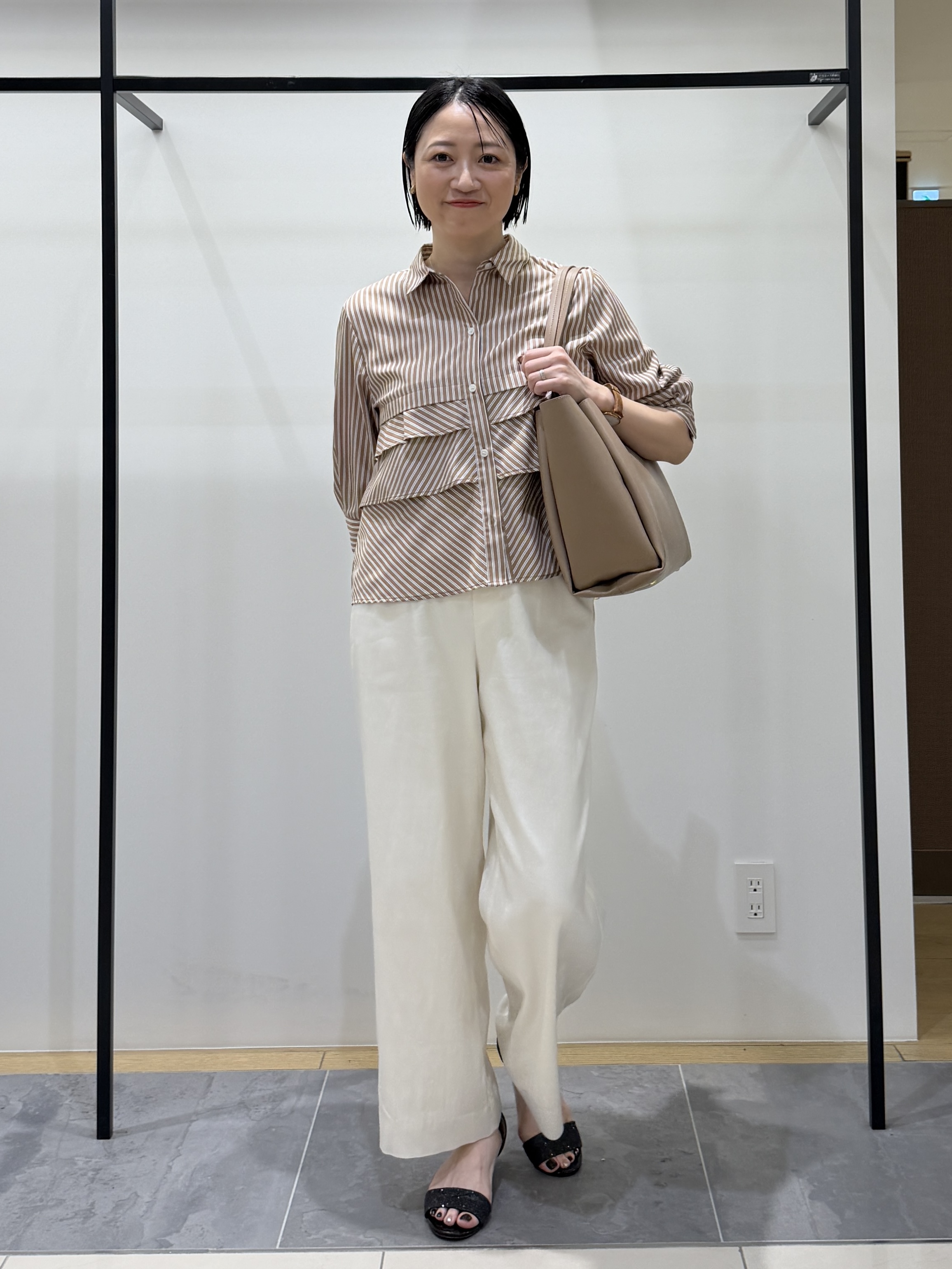 shihoさんの「INDIVI｜【UVケア／吸汗速乾／着映え】ティアードストライプシャツ」を使ったコーディネート