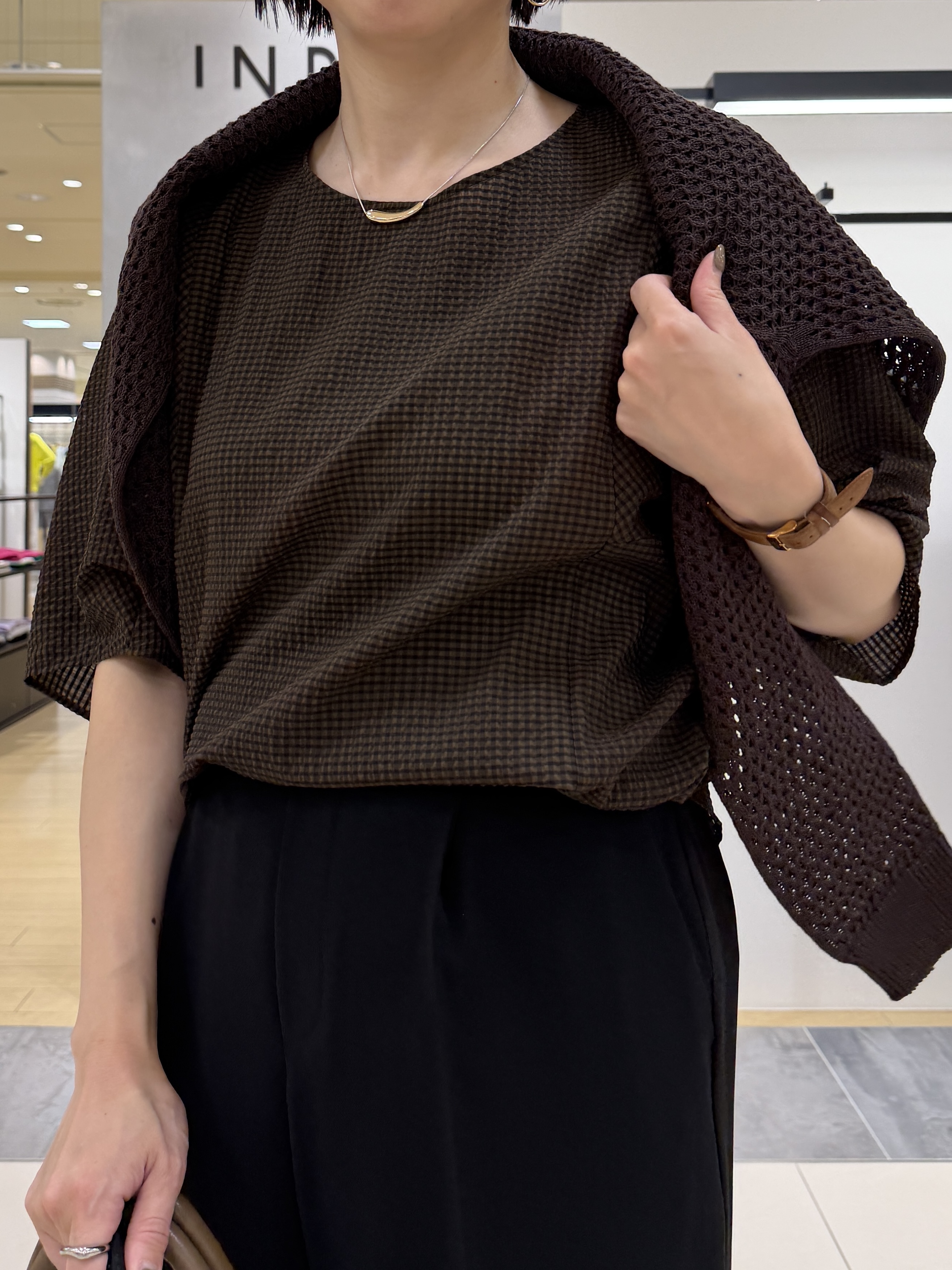 shihoさんの「INDIVI｜【体型カバー】サッカーチェックドルマントップス」を使ったコーディネート