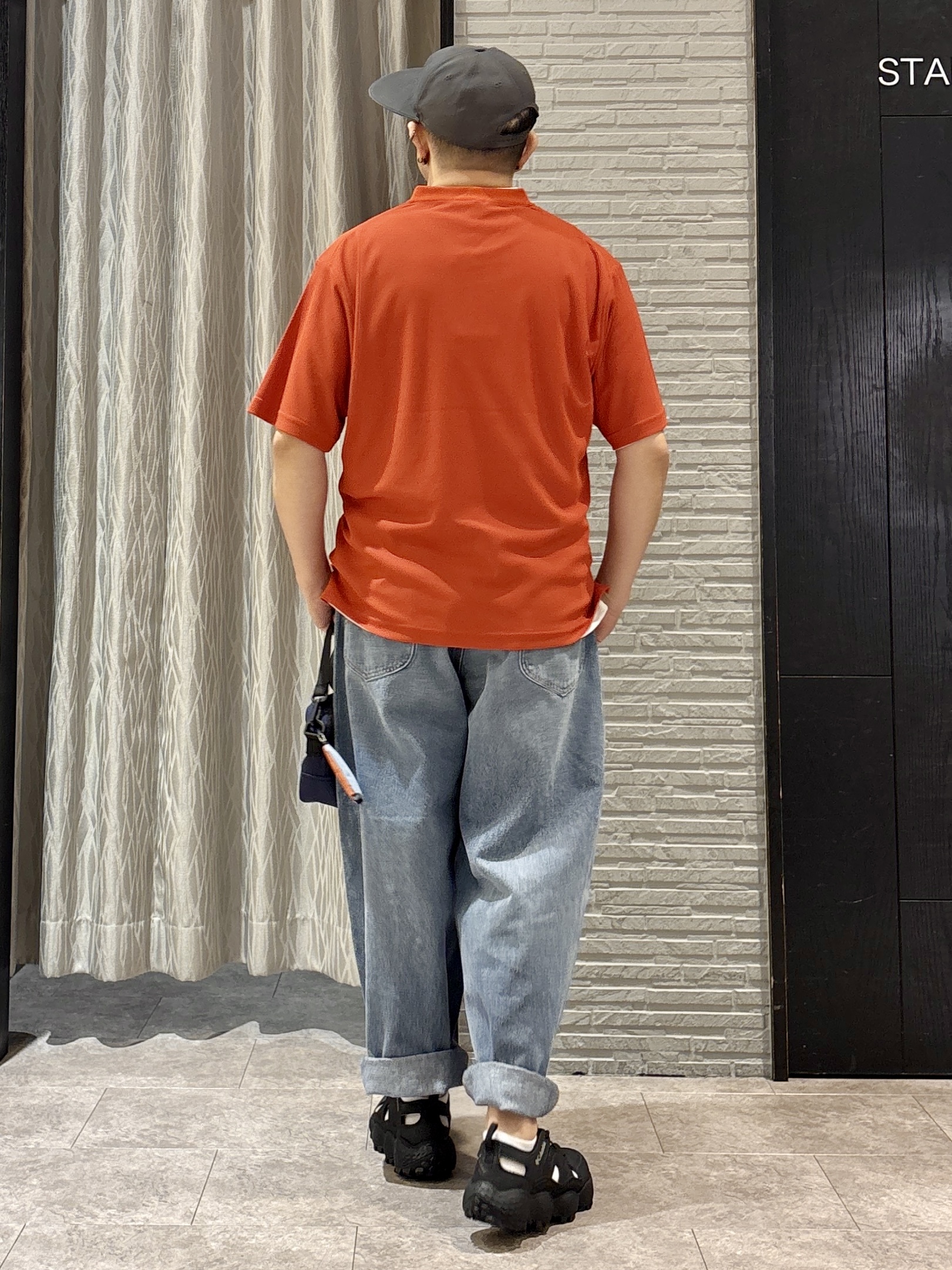 Pーyamaさんの「THE SHOP TK｜【サラッと軽い着心地に。】BO-NO HENLEY TEE/ボーノヘンリーネック Tシャツ　吸水速乾」を使ったコーディネート