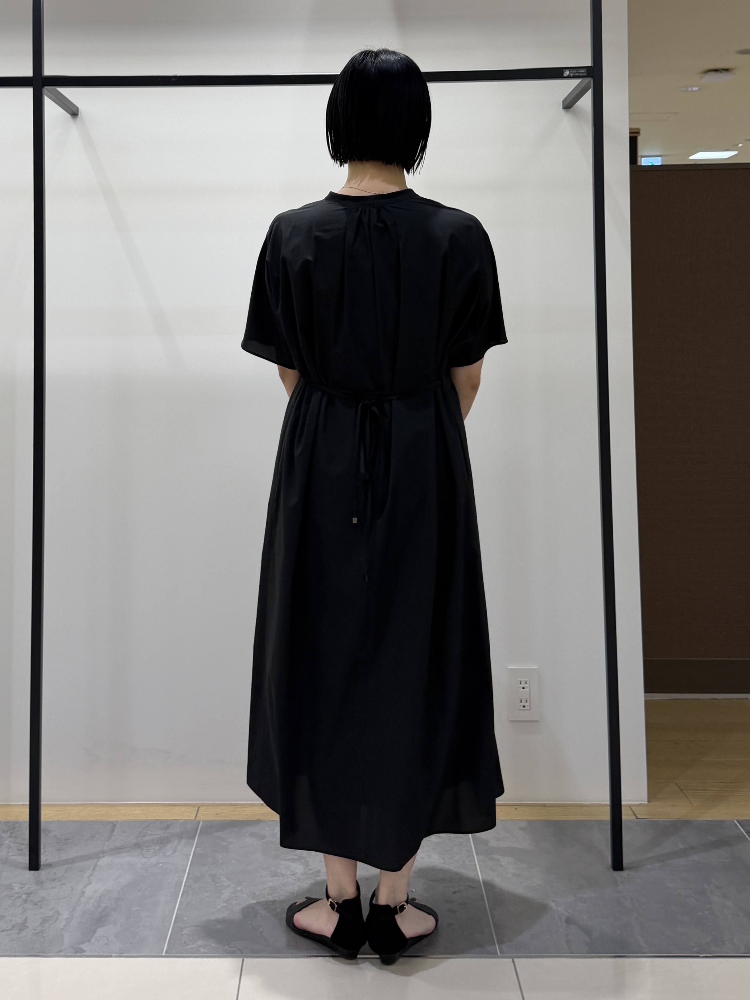 shihoさんの「INDIVI｜【撥水／UVカット】ベルト付きワンピース」を使ったコーディネート