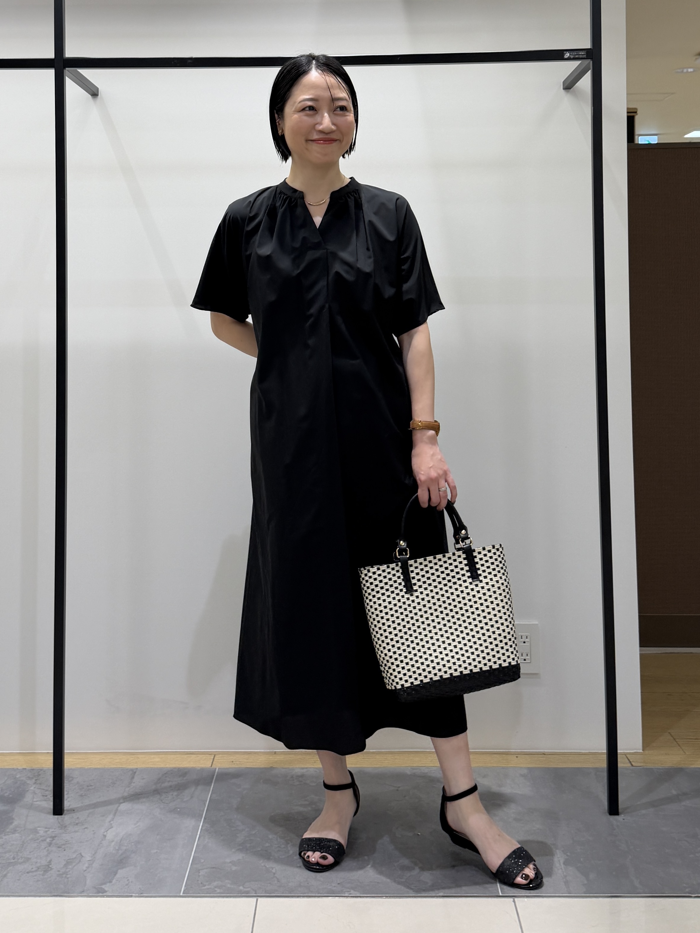 shihoさんの「INDIVI｜【撥水／UVカット】ベルト付きワンピース」を使ったコーディネート