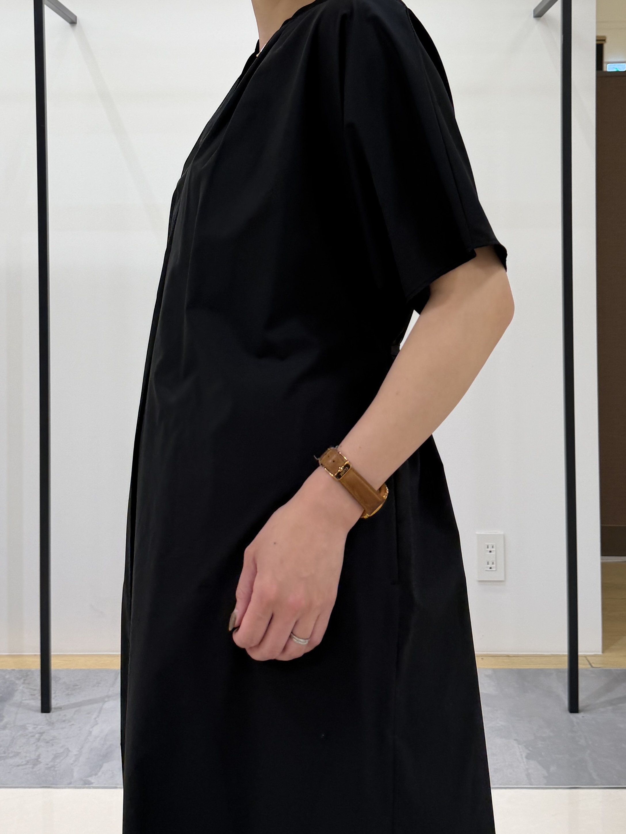 shihoさんの「INDIVI｜【撥水／UVカット】ベルト付きワンピース」を使ったコーディネート