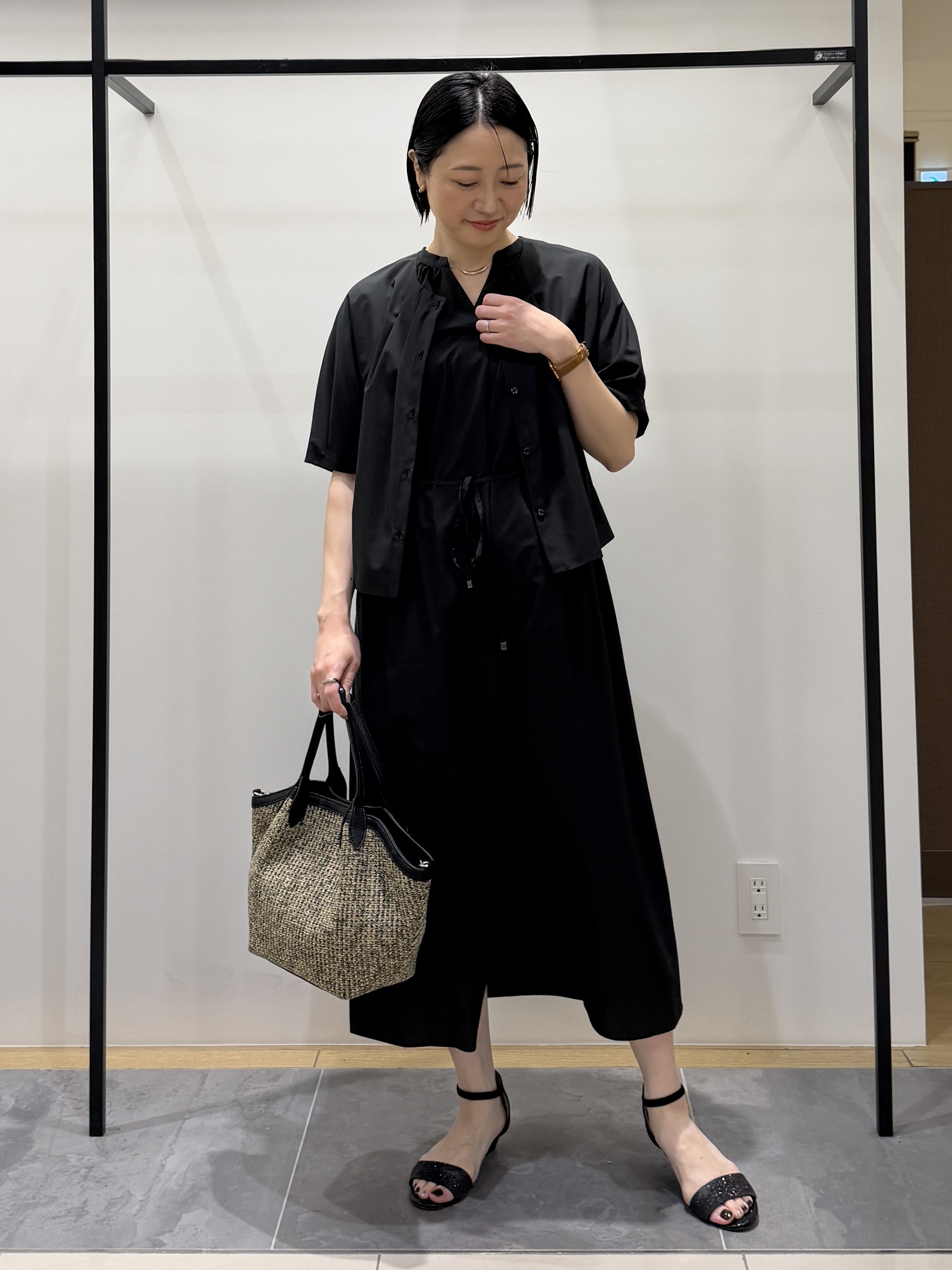 shihoさんの「INDIVI｜【撥水／UVカット】タックデザインブラウス」を使ったコーディネート