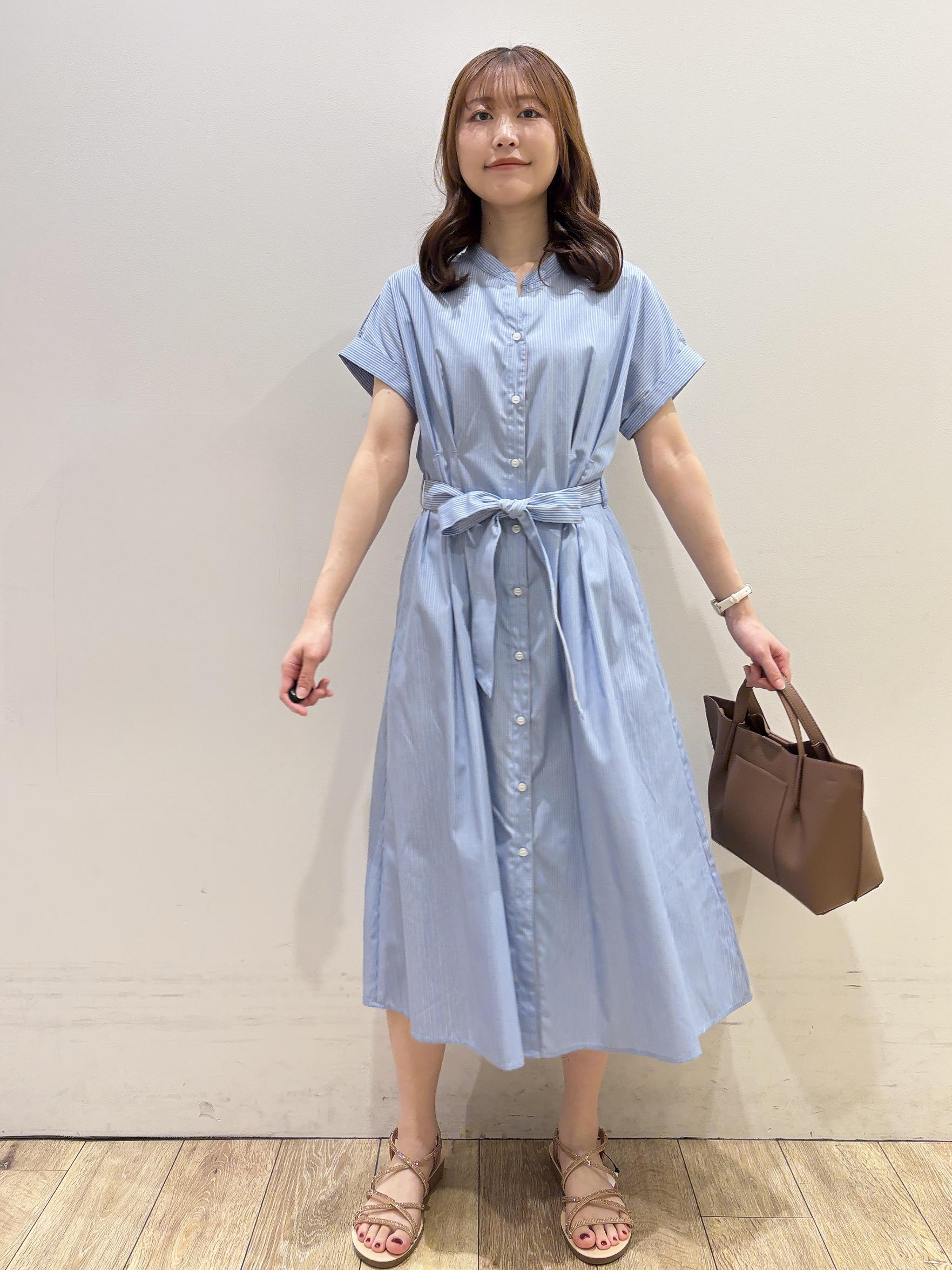 MOMOさんの「index｜【接触冷感／UV】ストライプタックシャツワンピース《洗濯機OK》」を使ったコーディネート