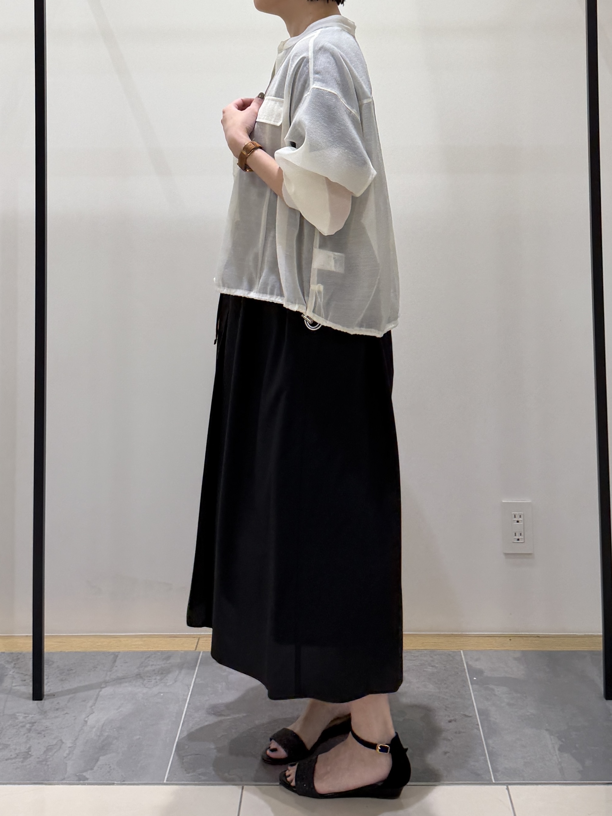 shihoさんの「INDIVI｜【トレンド／2WAY】裾ドロスト付きシアーブラウスブルゾン」を使ったコーディネート