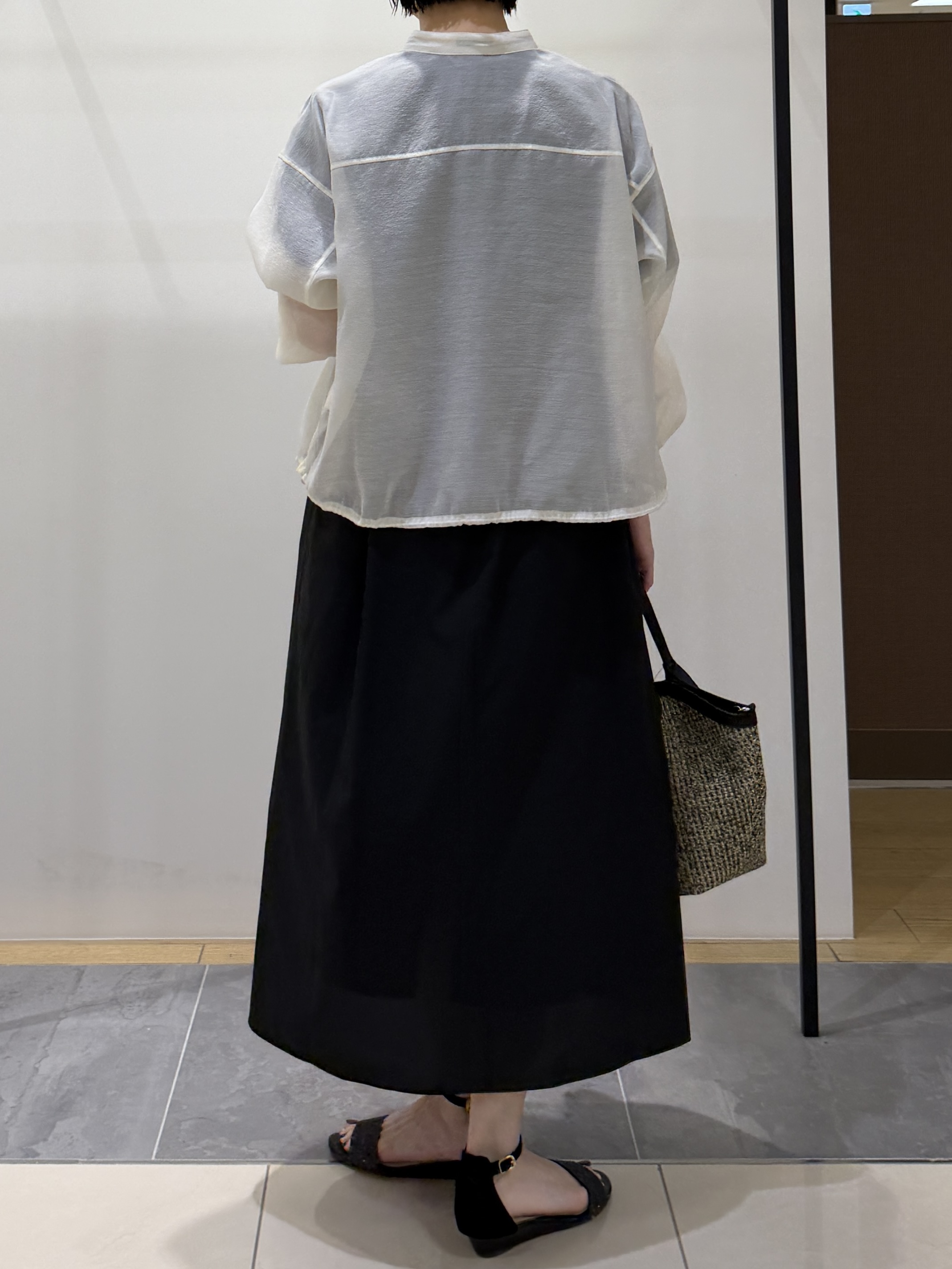 shihoさんの「INDIVI｜【トレンド／2WAY】裾ドロスト付きシアーブラウスブルゾン」を使ったコーディネート