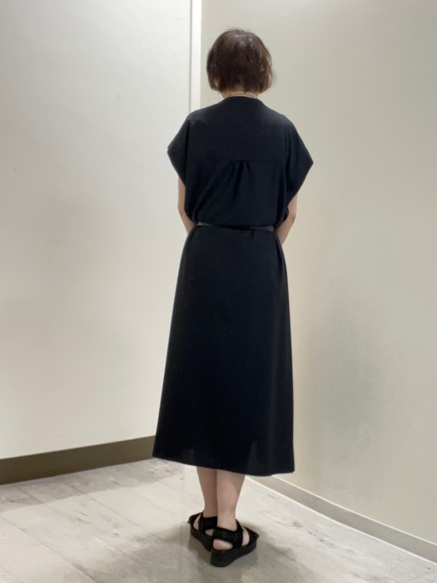 mariさんの「Reflect｜すっきり見えバンドカラーシャツワンピース」を使ったコーディネート