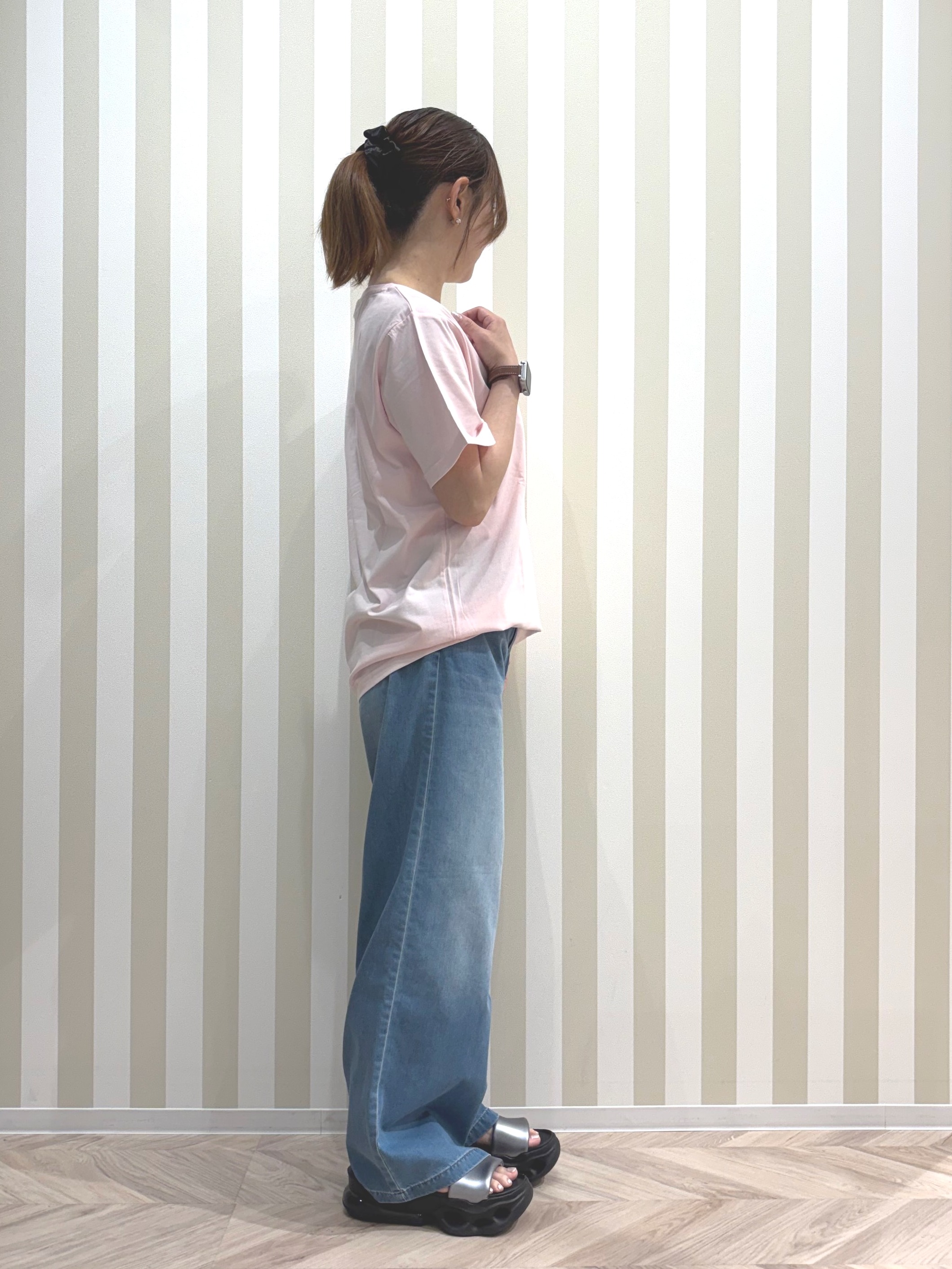 ナギさんの「SHOO･LA･RUE｜【洗濯機可/S-LL】サラサラ感がここちいい 大人のひんやりプリントTシャツ」を使ったコーディネート