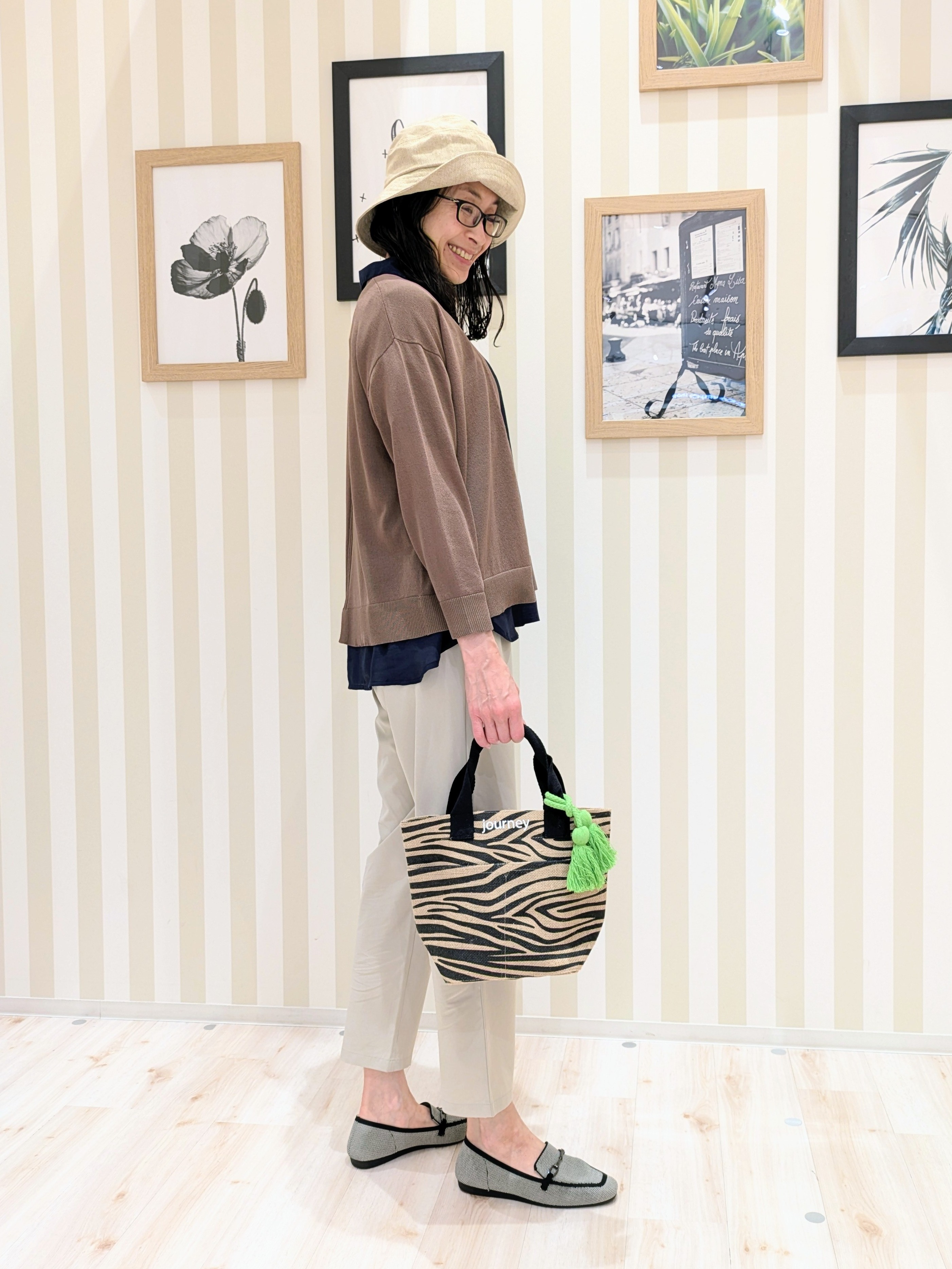 Mikiさんの「SHOO･LA･RUE｜【ひんやり/洗濯機可/S-LL】オンにもオフにも マルチに使えるボタンレスカーディガン」を使ったコーディネート