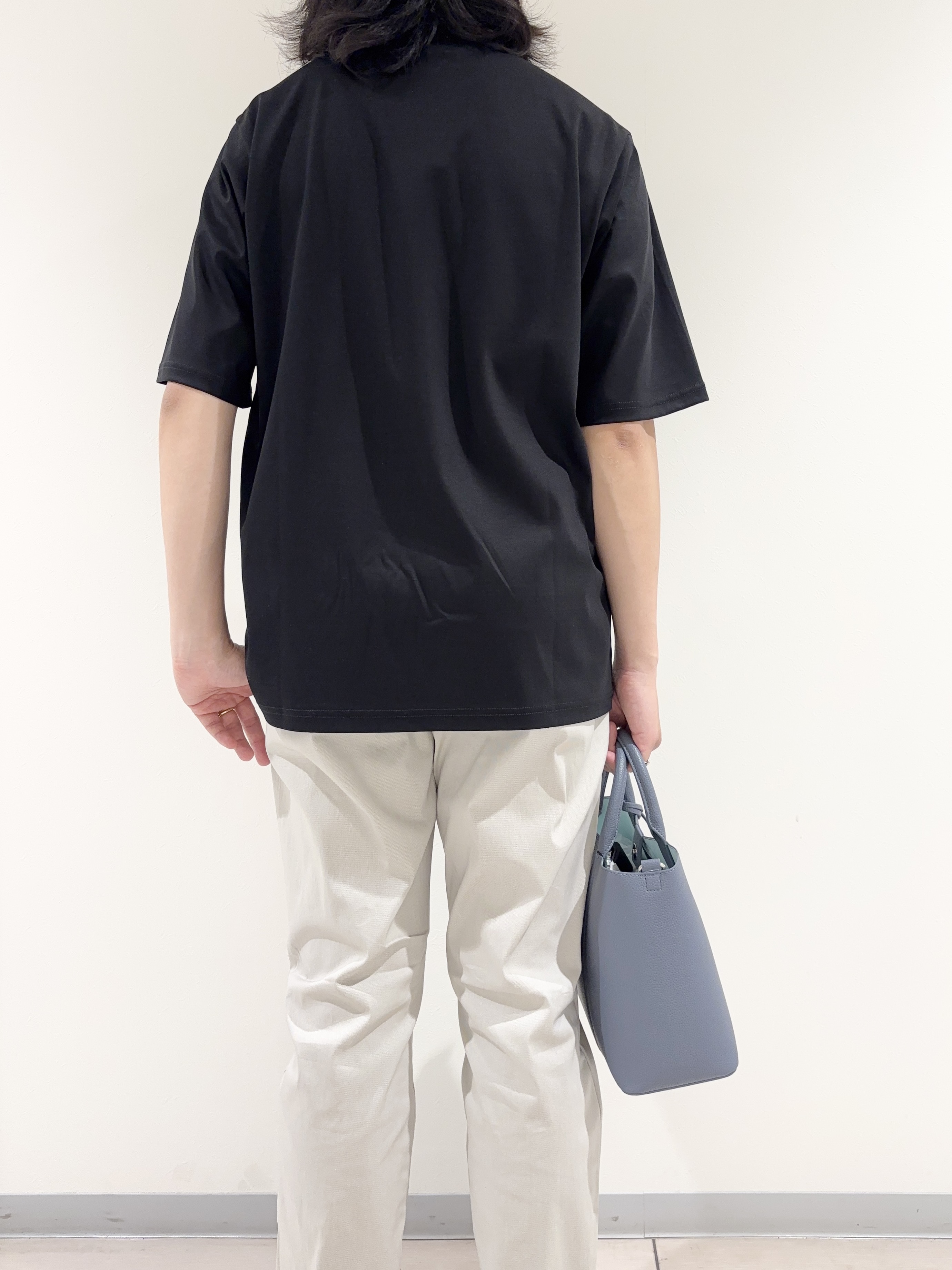 及川さんの「TAKEO KIKUCHI｜【接触冷感】アイスクリアコットン モックネック Tシャツ」を使ったコーディネート