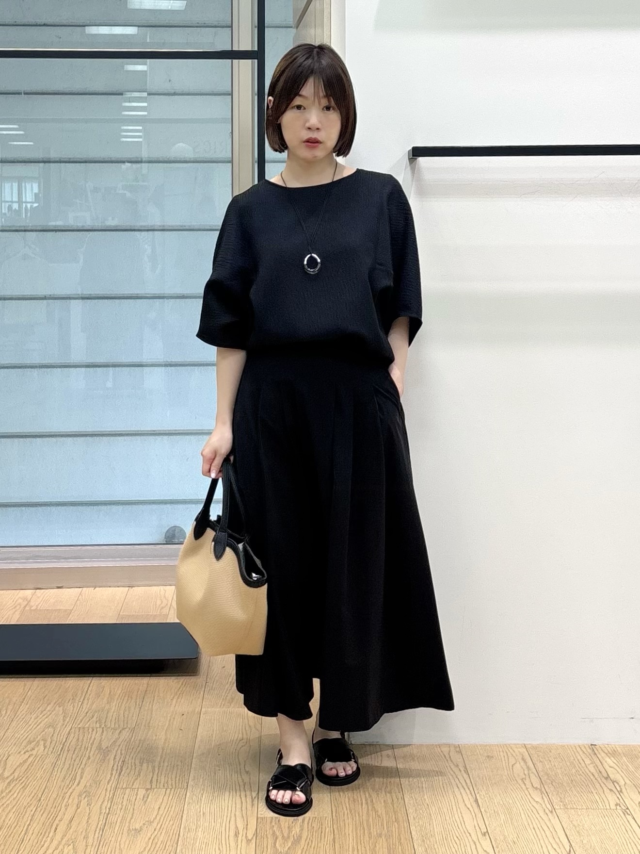asamiさんの「INDIVI｜【華奢見え】ジャカード ドルマントップス」を使ったコーディネート