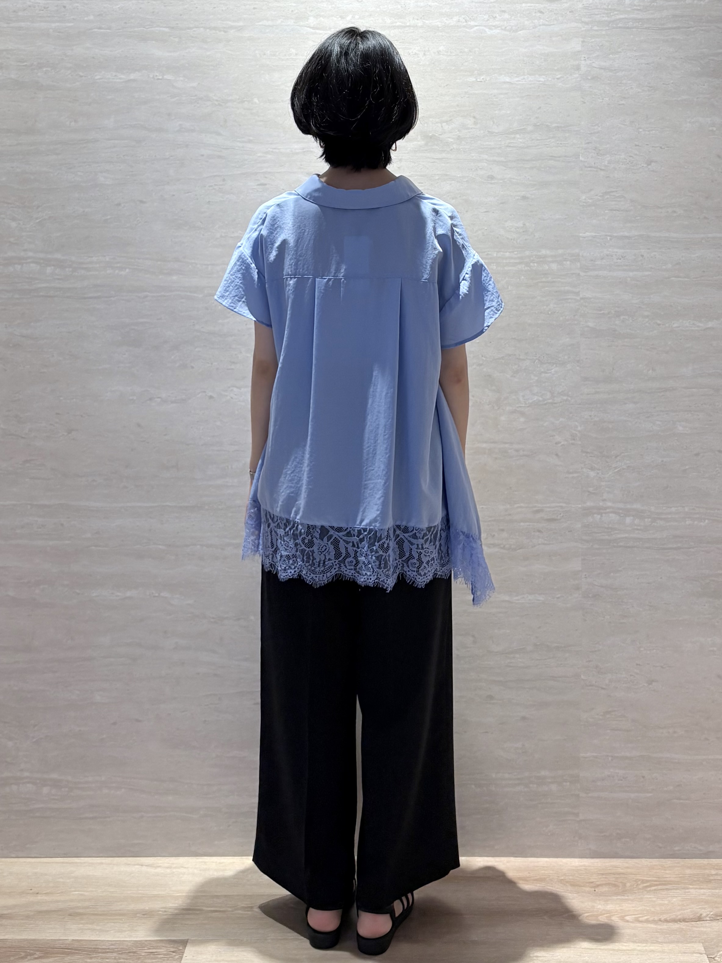 JIMAさんの「OPAQUE.CLIP｜裾レース スキッパーブラウス【洗濯機OK】」を使ったコーディネート