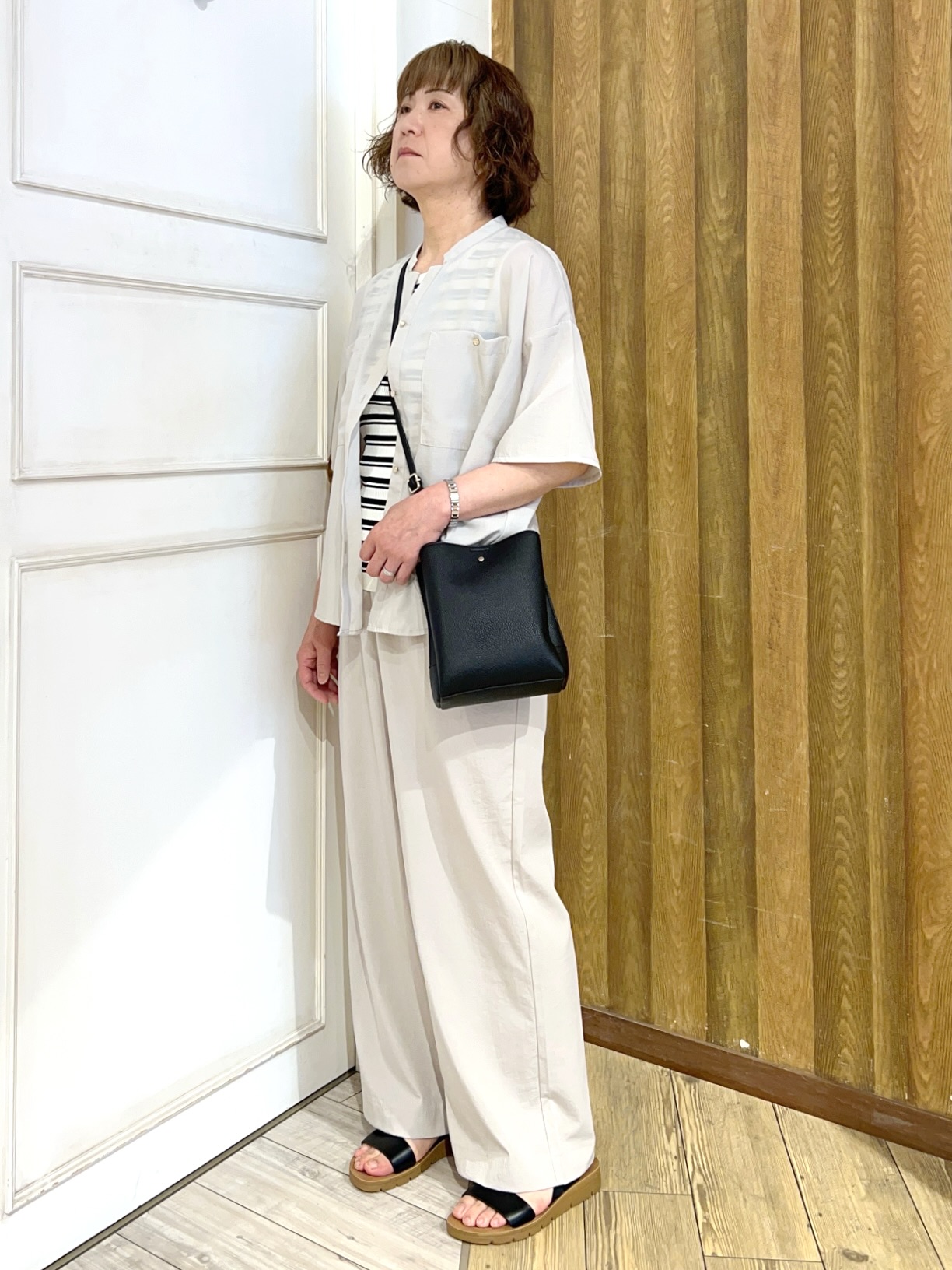 yuriyuriさんの「SHOO･LA･RUE｜【洗濯機可/S-LL】大人の抜け感 ゆるっと5分袖シャツ」を使ったコーディネート