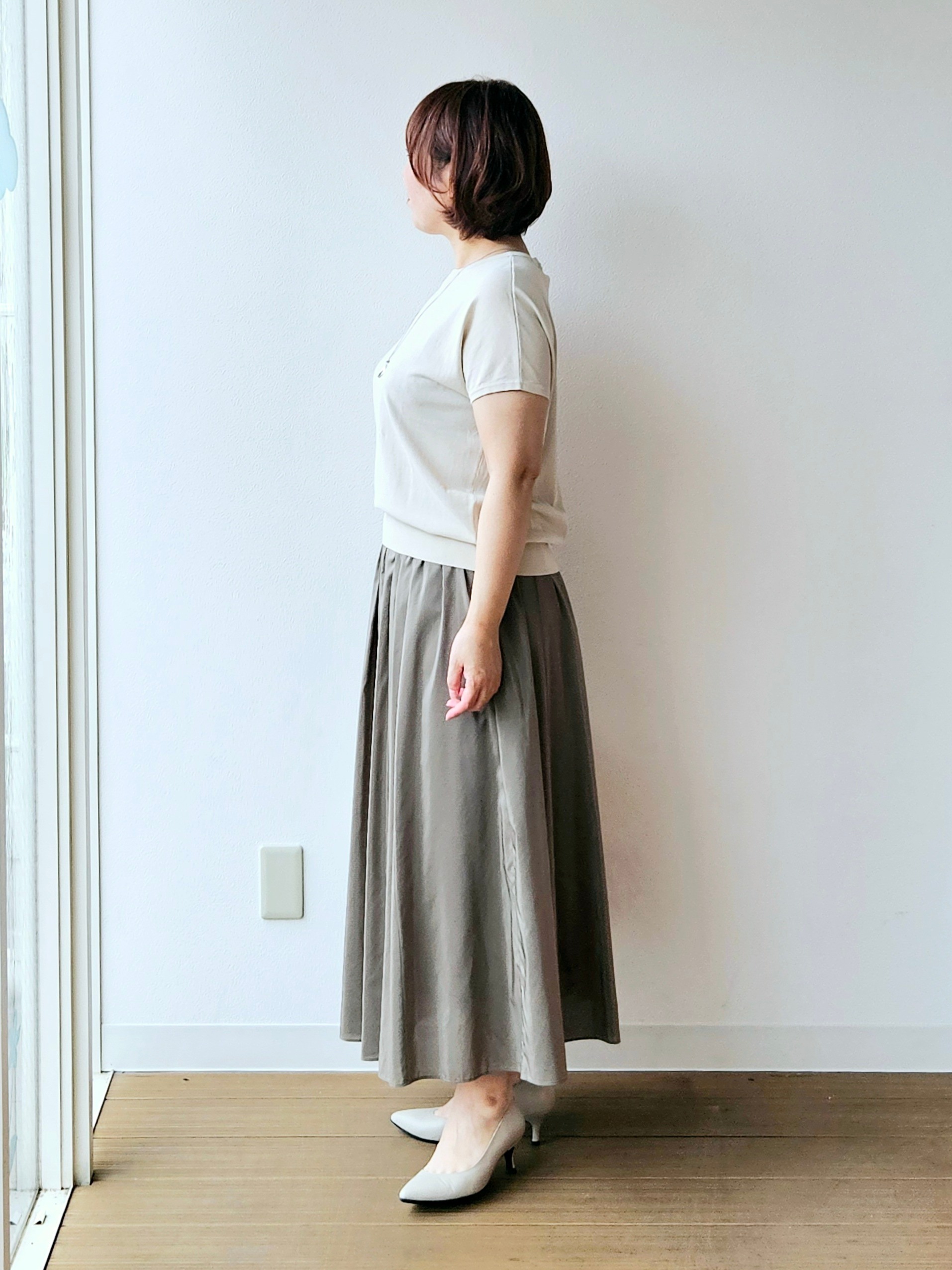 やじまさんの「UNTITLED｜【9色展開/アンサンブル可】コットンクルーネックカーディガン」を使ったコーディネート